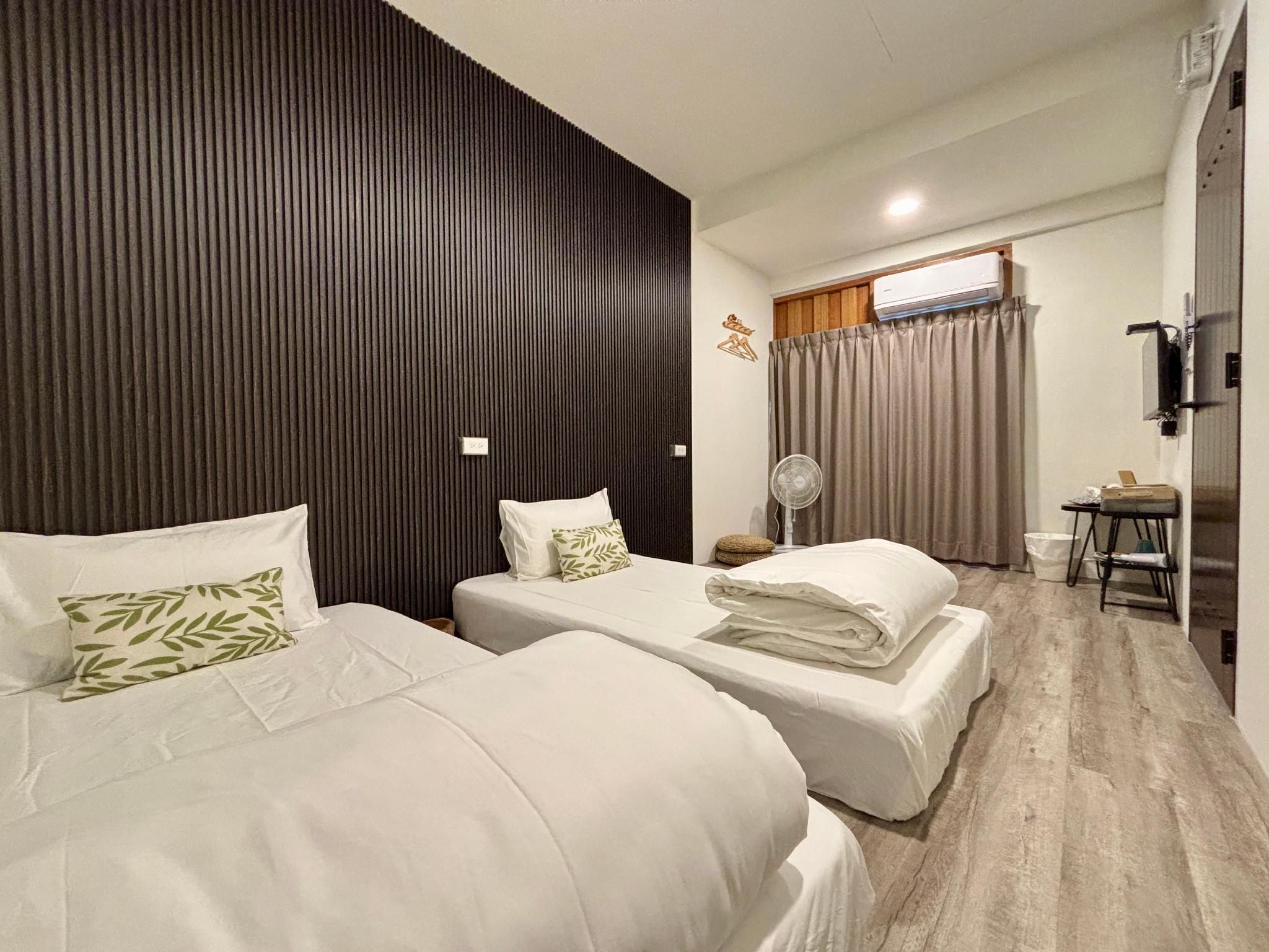 Twin Room with Shared Bathroom