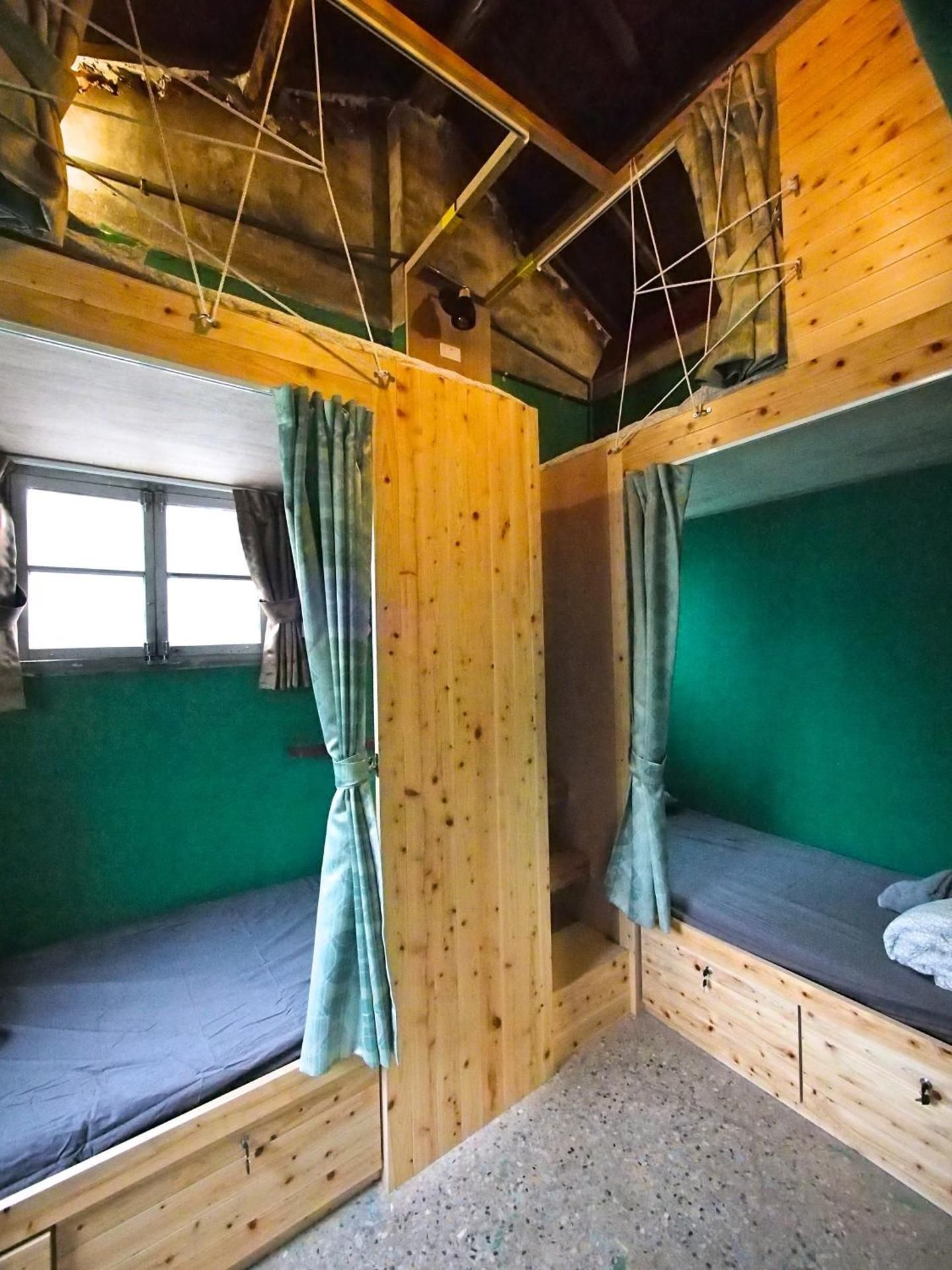 Quadruple Room with Shared Bathroom