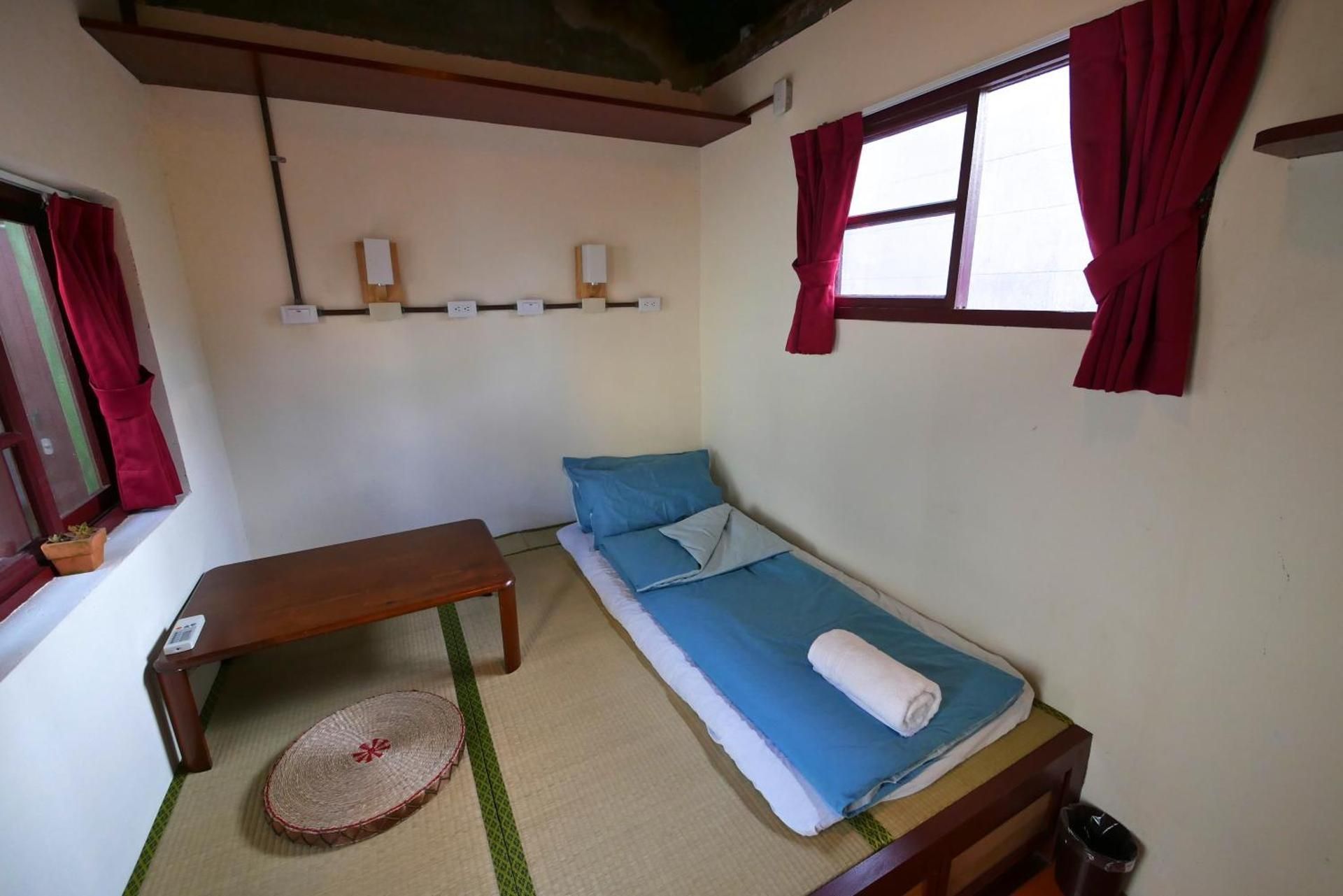 Double Room with shared bathroom room