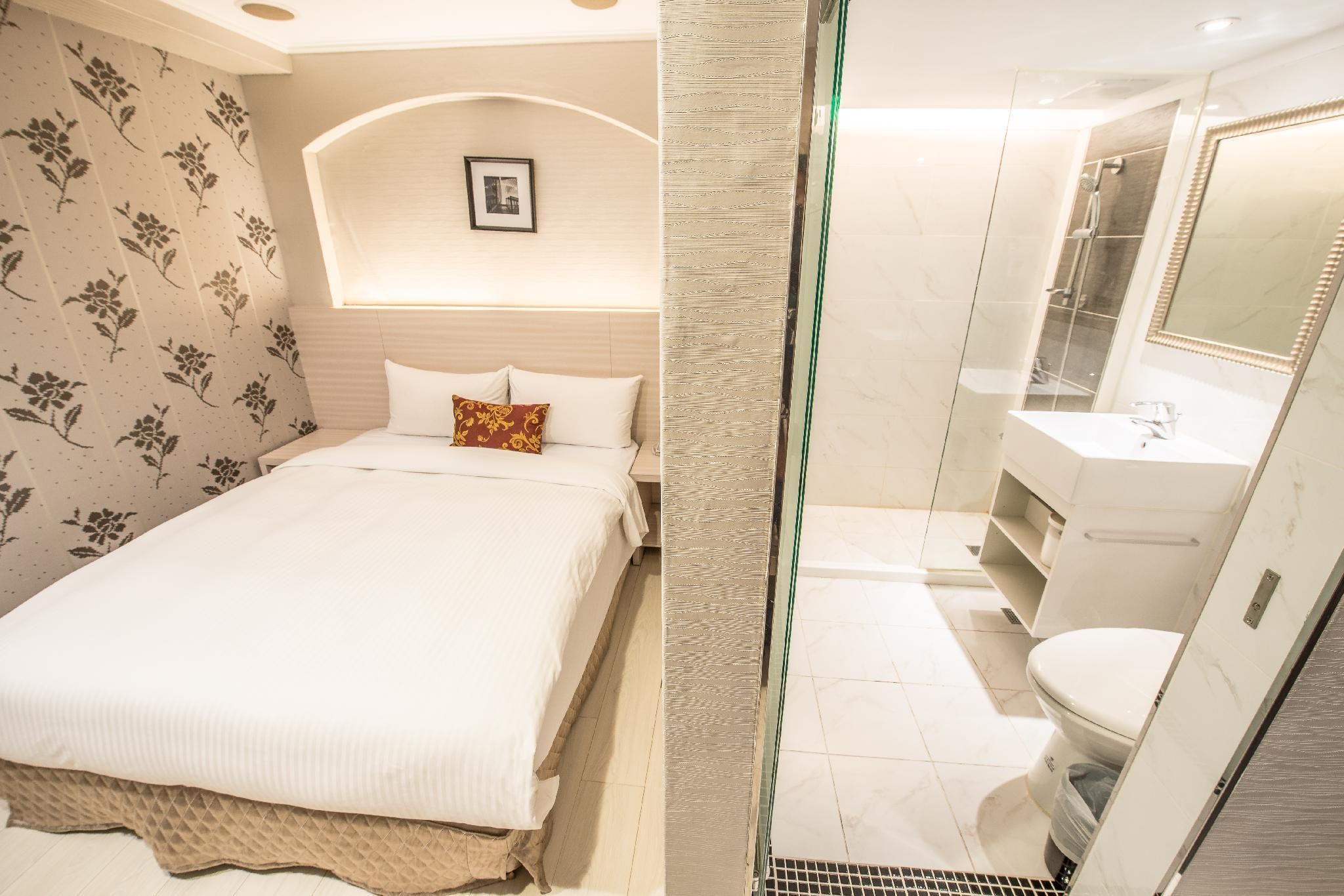 Economy Double Room without Window - Parking Excluded