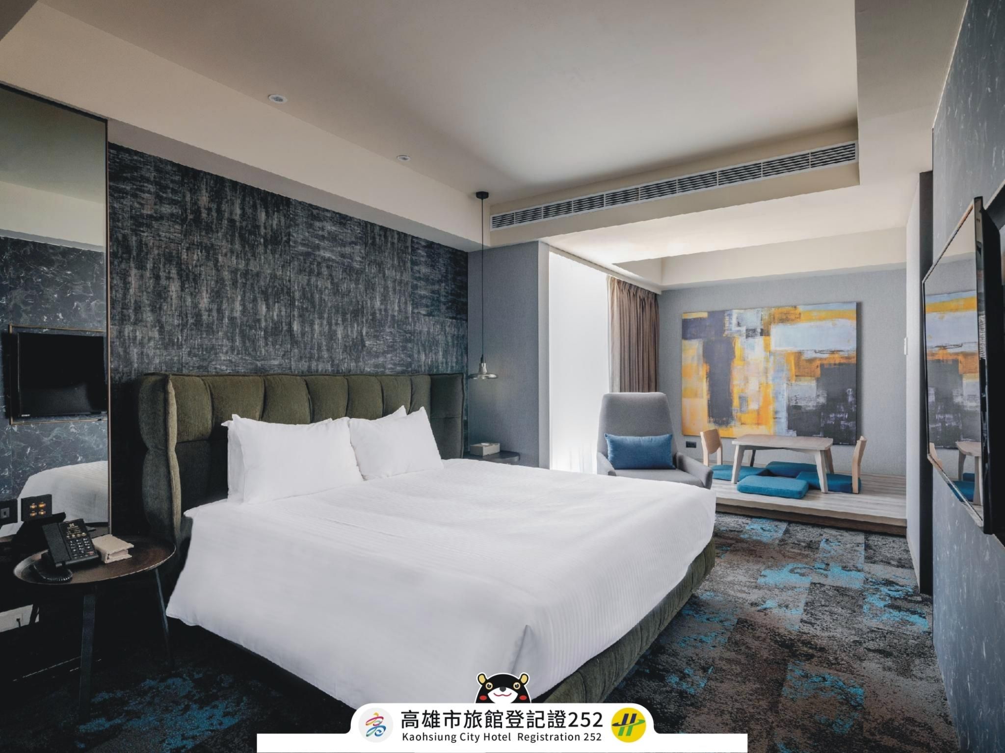 1 King Bed, Deluxe Suites