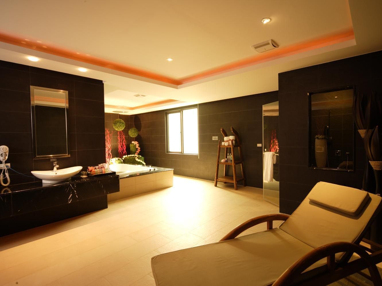 Luxury Suite