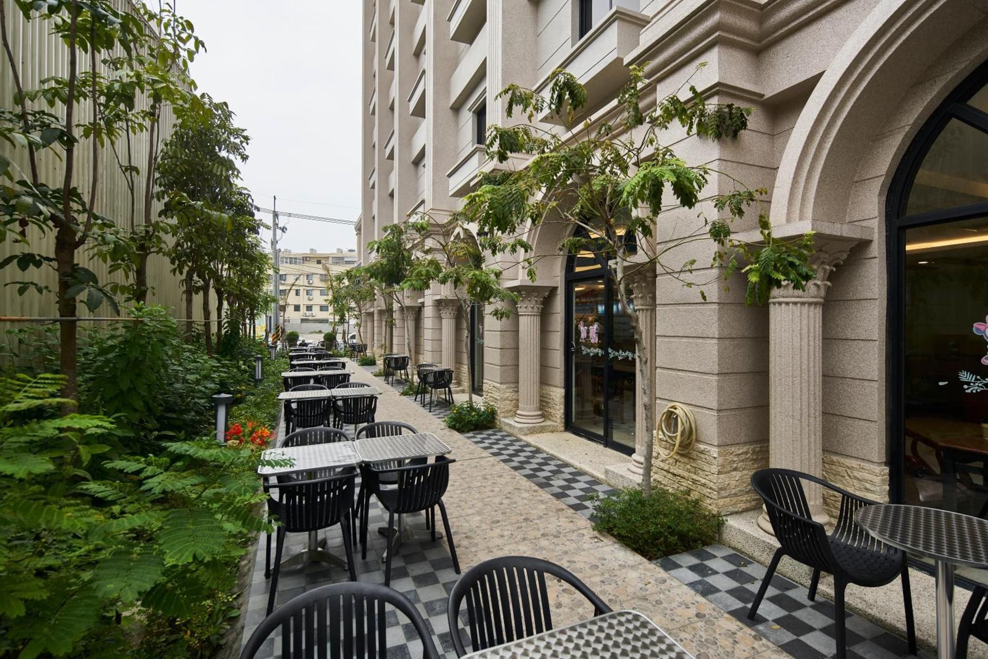 Menippe Hotel
