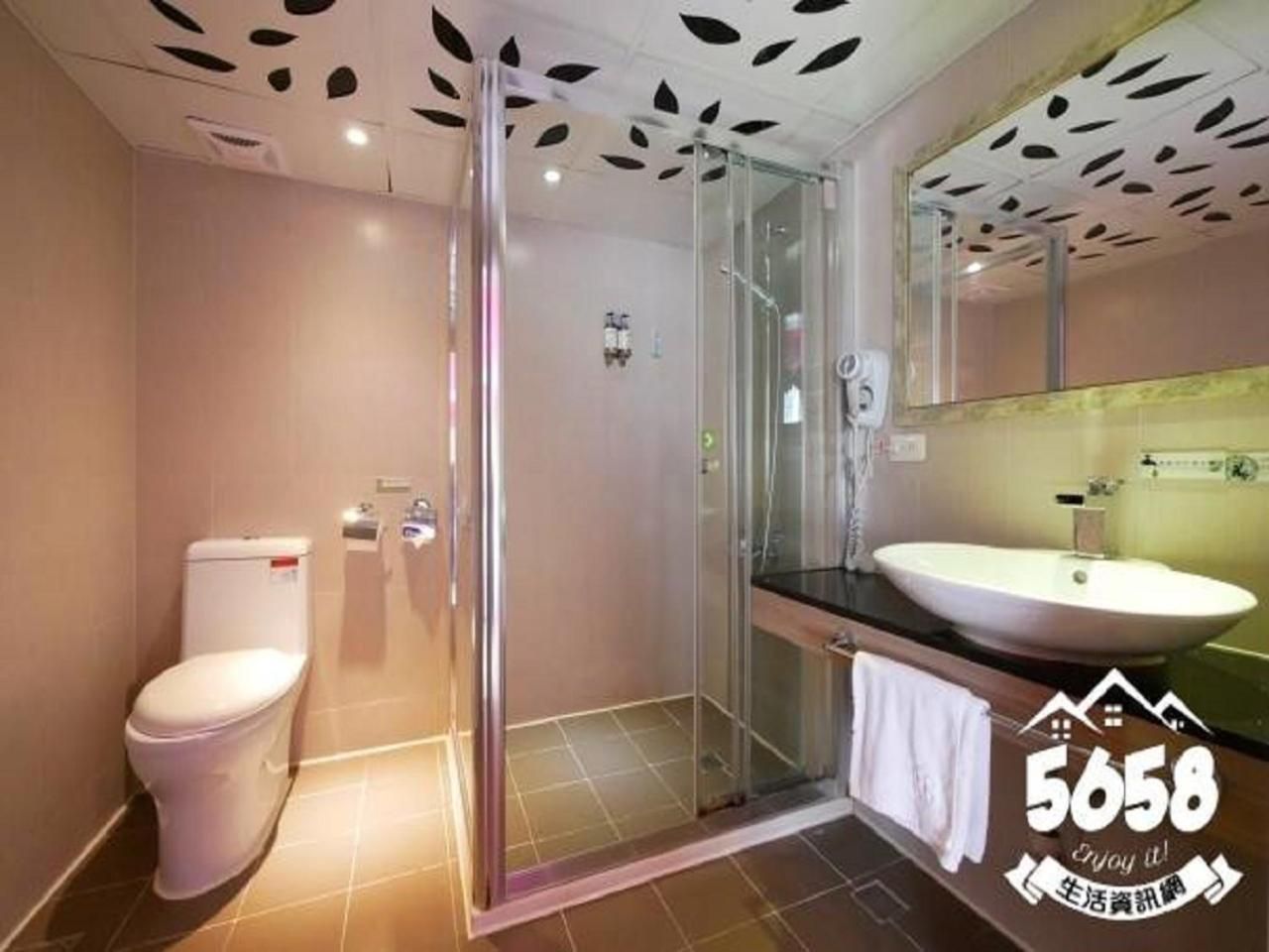 R8 Eco Hotel