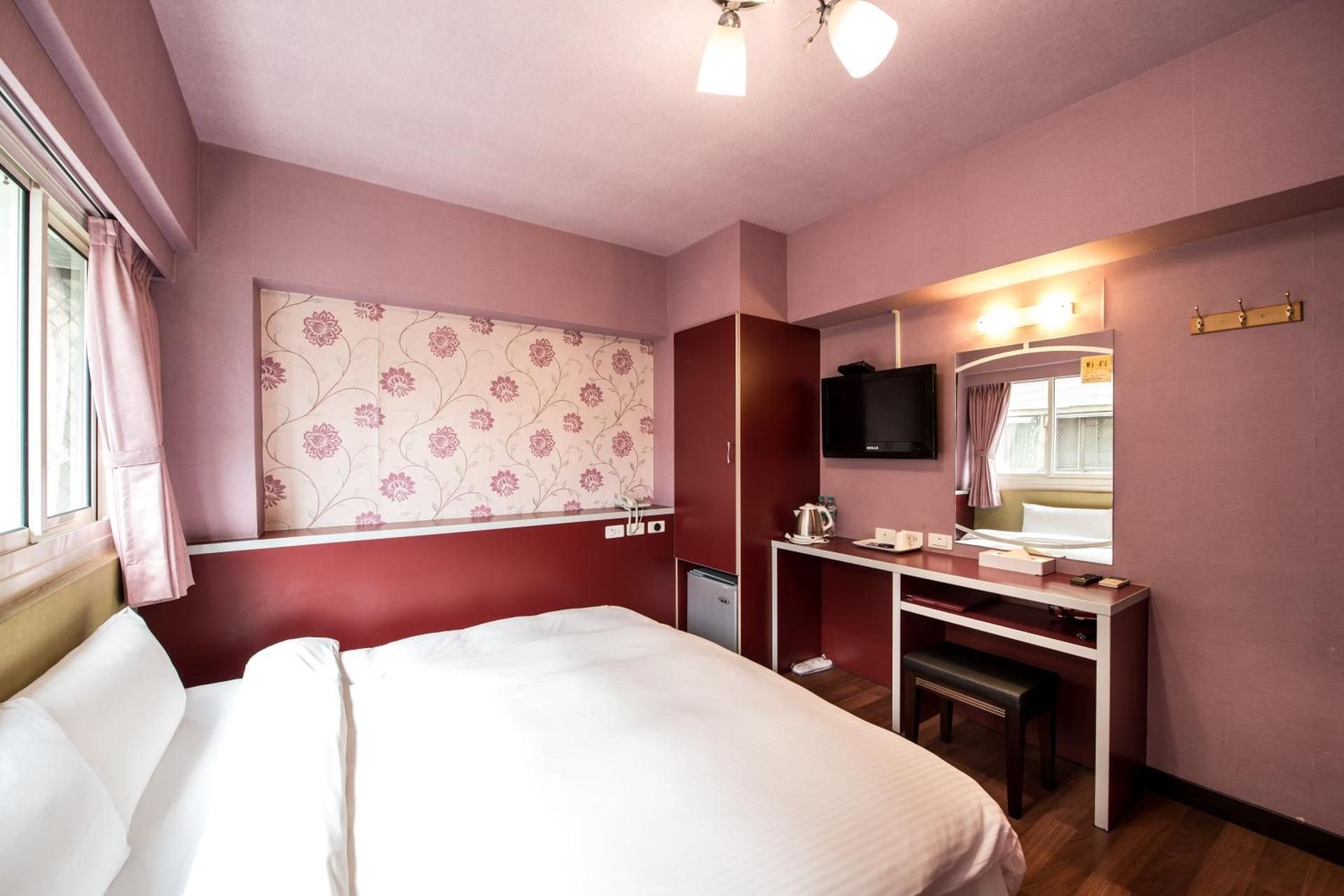 Standard Queen Room