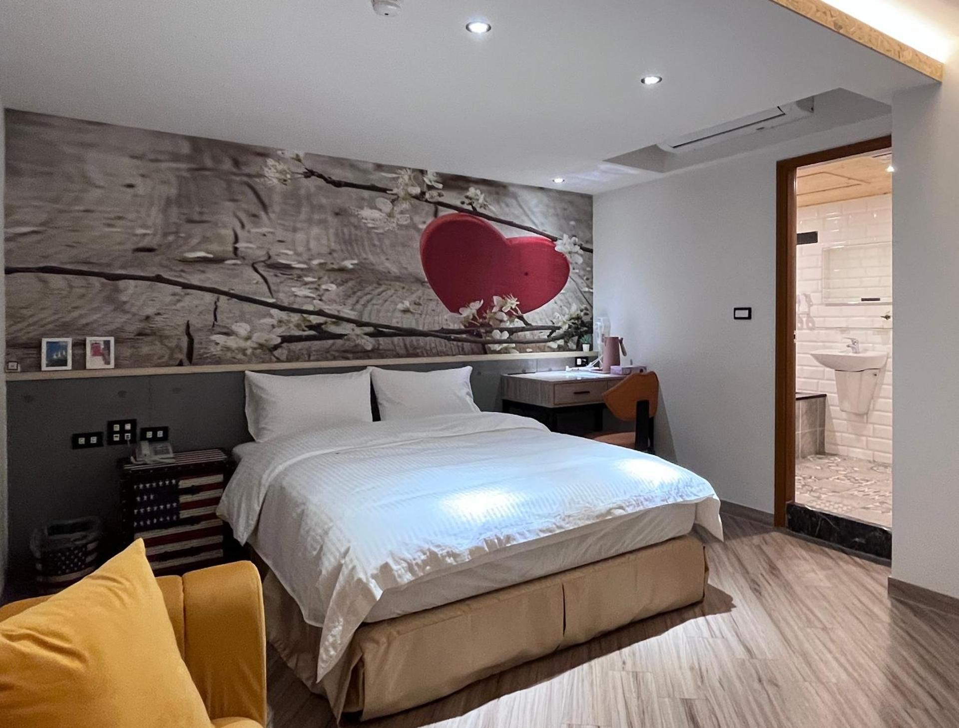 Deluxe Double Room (2 Adults + 1 Child)