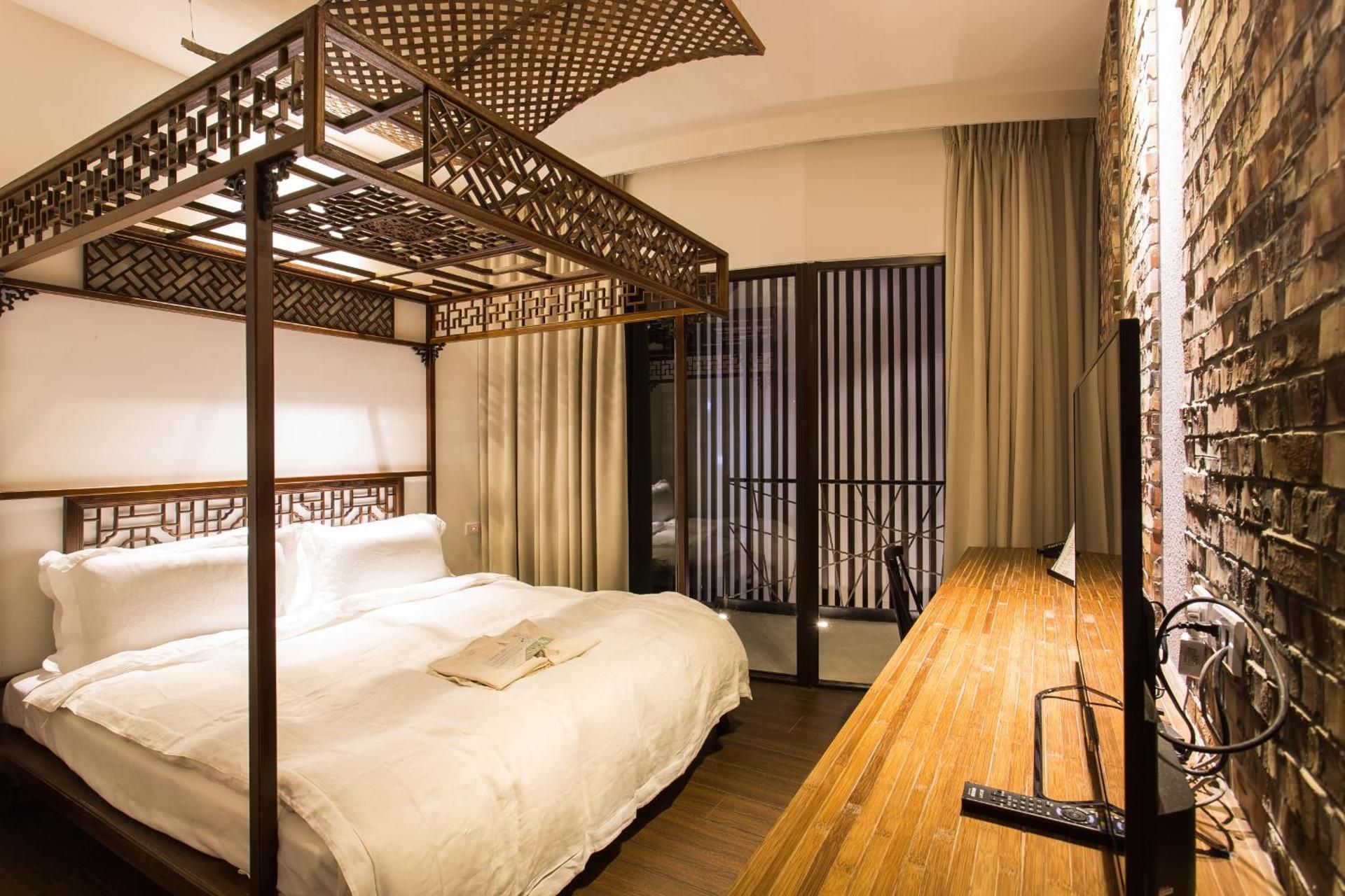 Premium Double Room with No Window