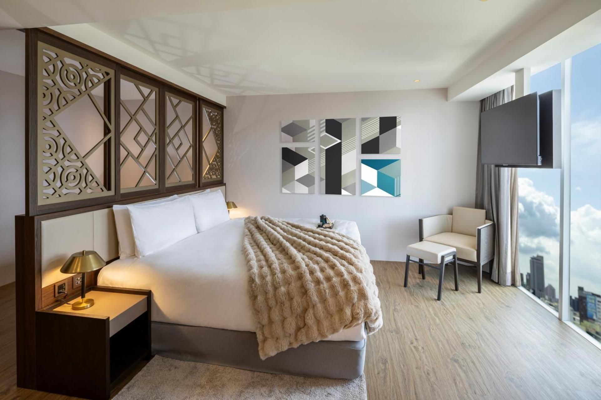 Luxury Suite