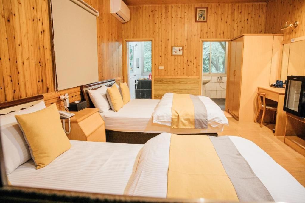 Economy Twin Room