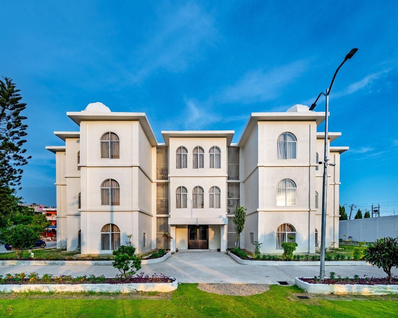 Mithila Yatri Niwas, Janakpur Dham, Danusha