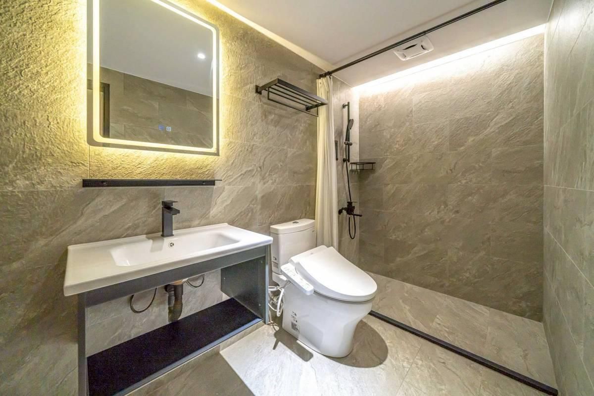 Sextuple Room