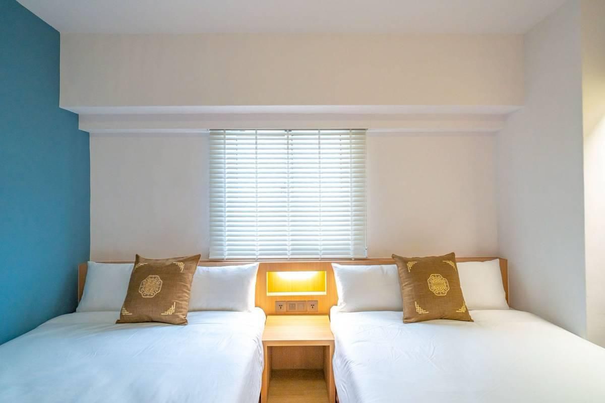 Deluxe Family Studio Suite Suite with Balcony