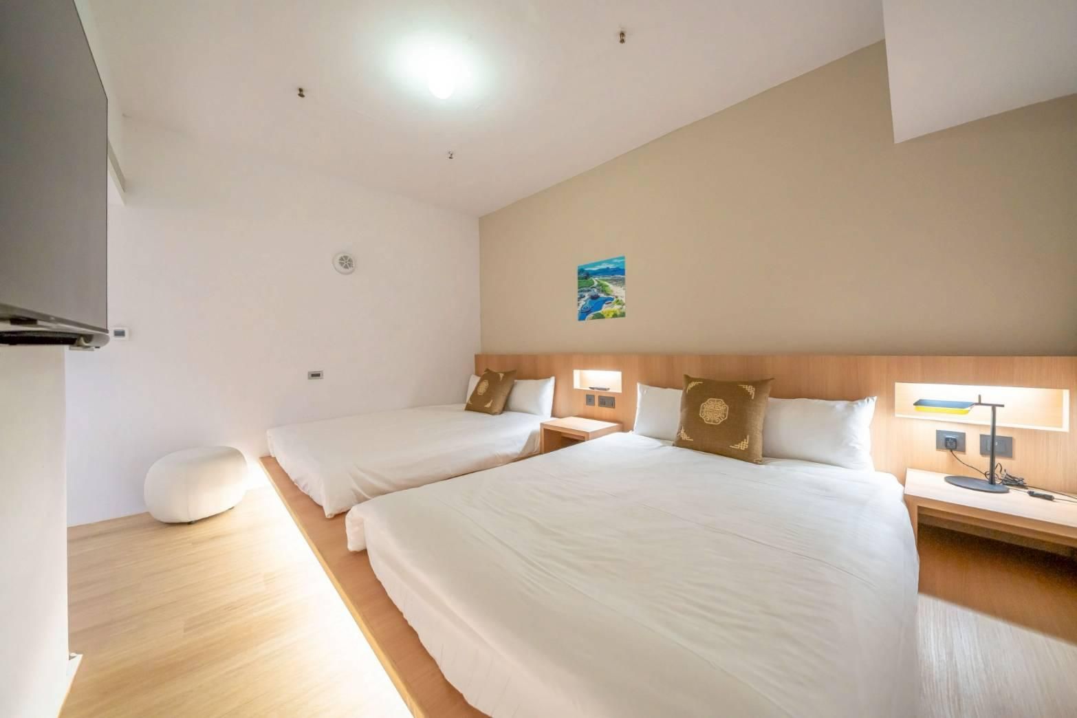Economy Quadruple Room without Window and Parking