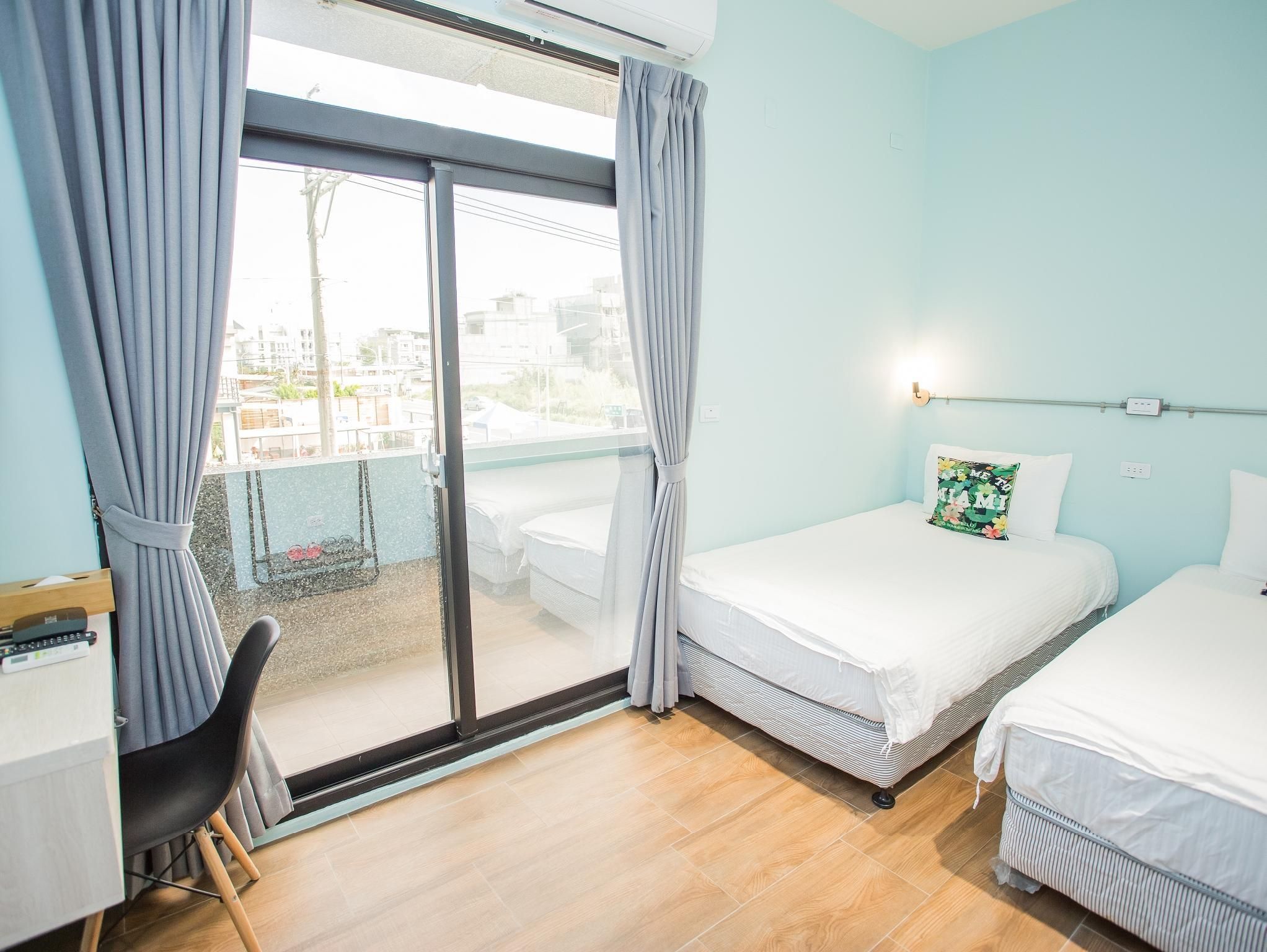 Standard Twin Room with Balcony