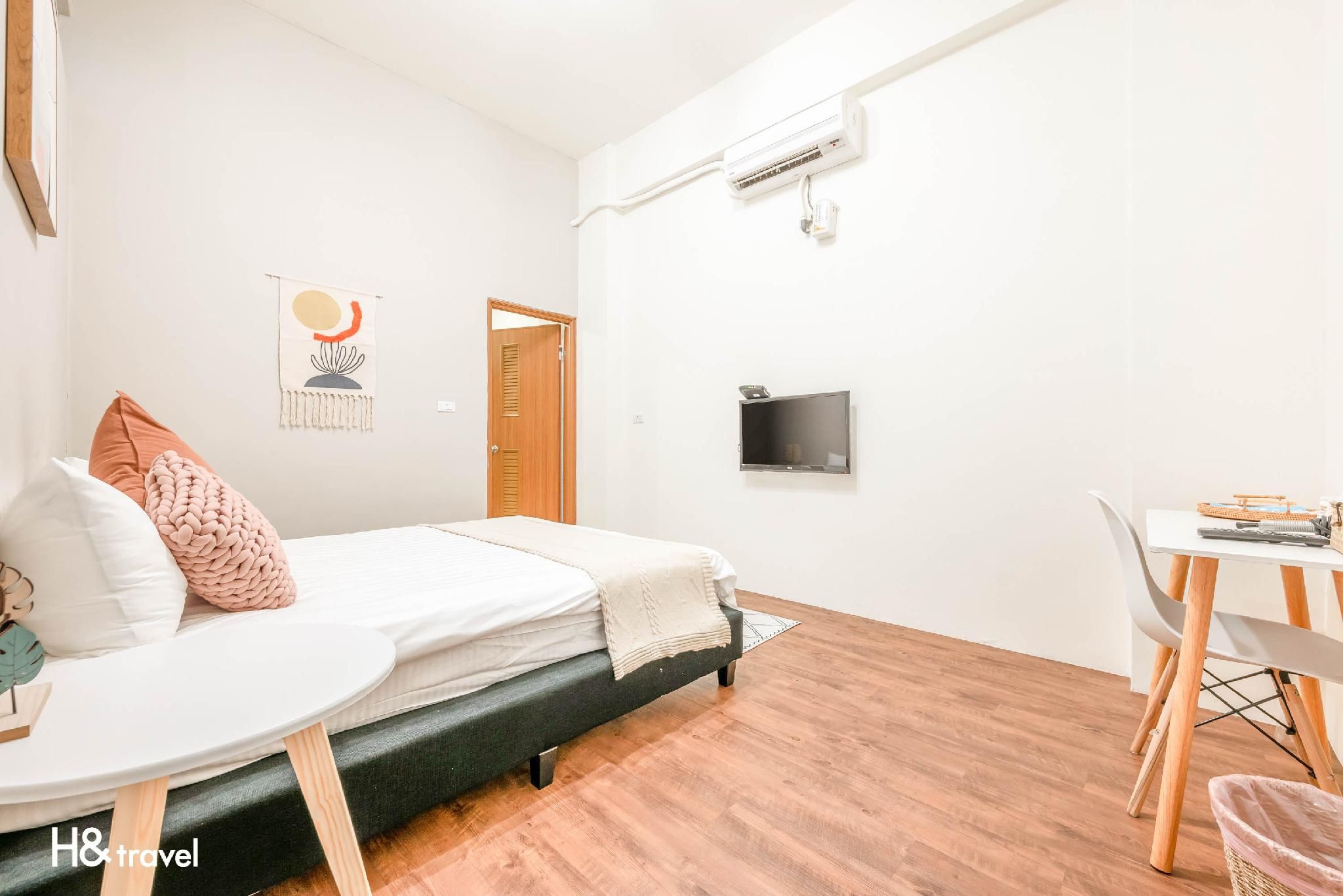 Double Room without Window - Non-Smoking