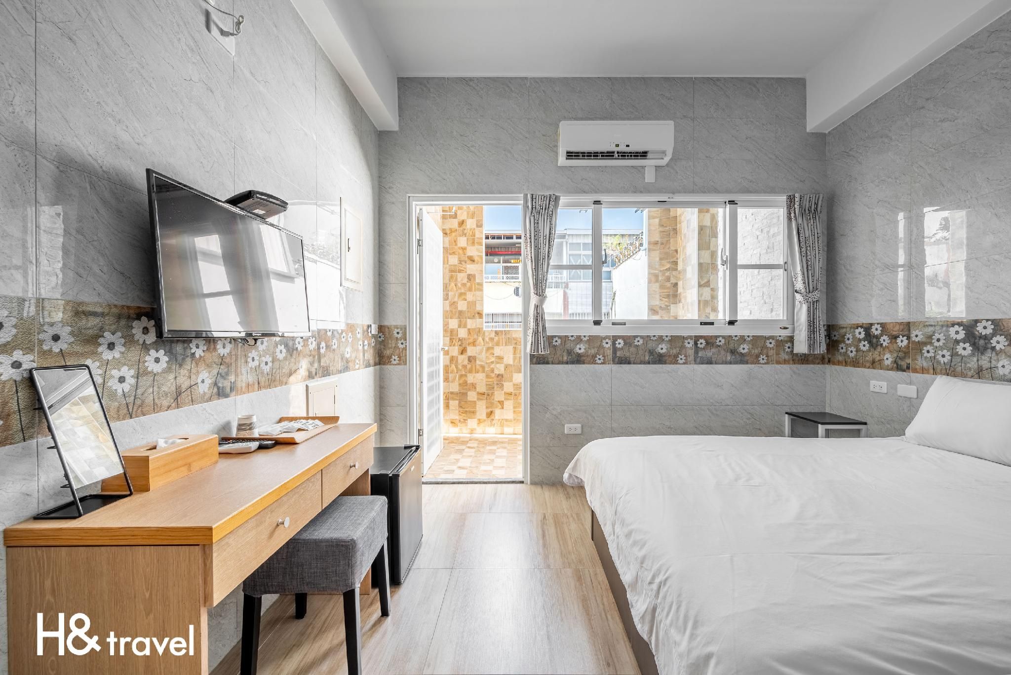 Classic Double Room with Balcony