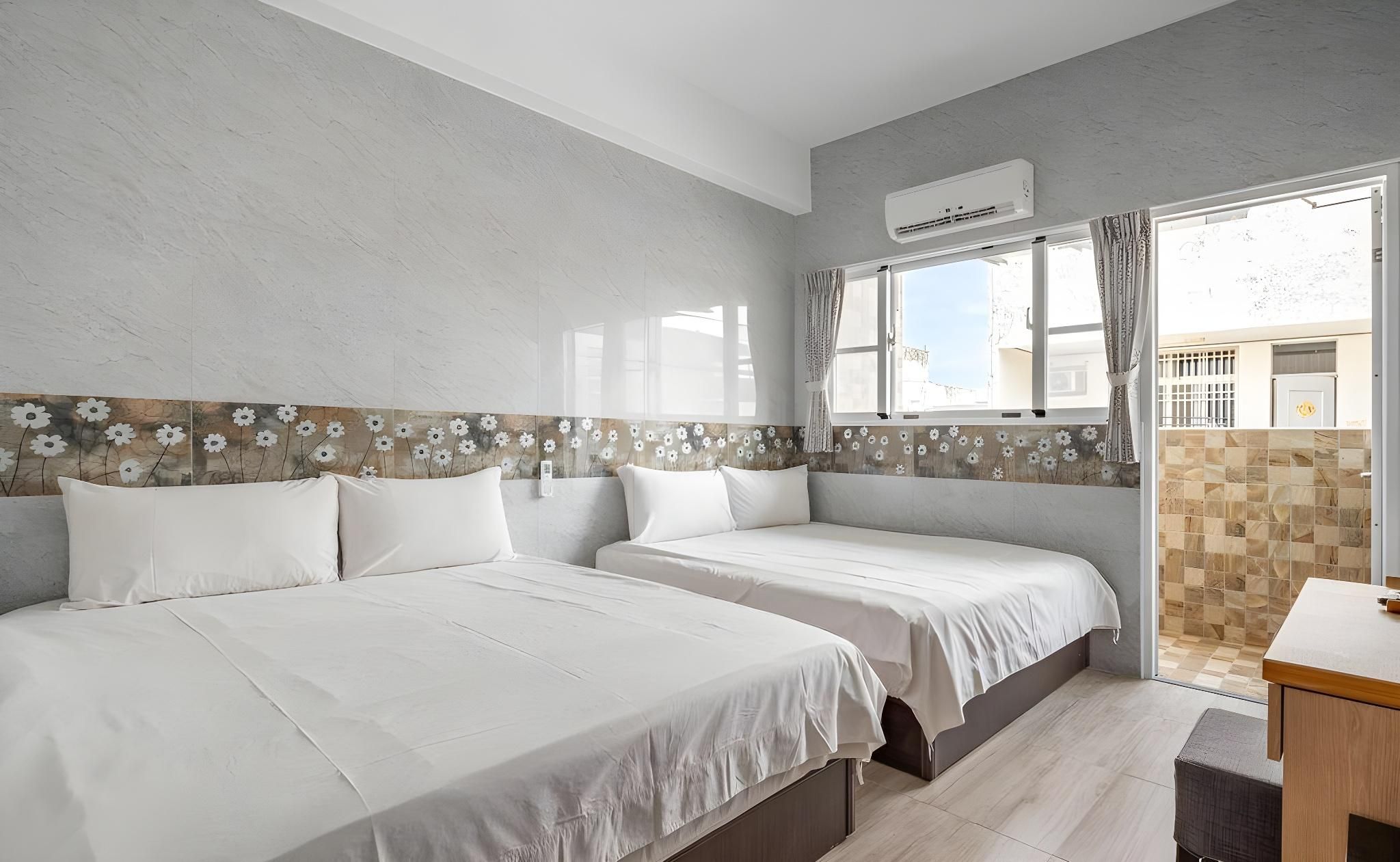 Standard Quadruple Room with Balcony