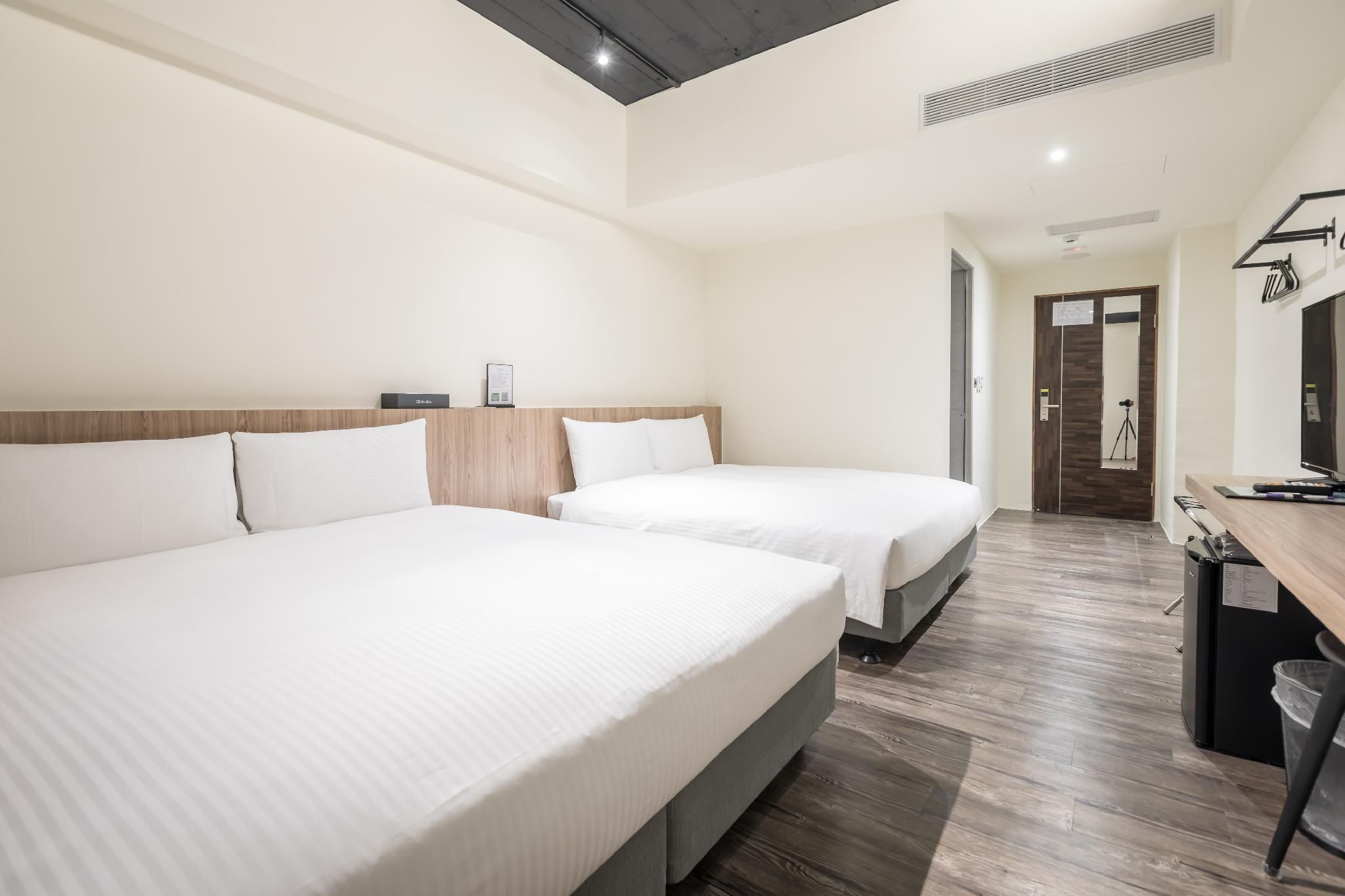 Quad Room