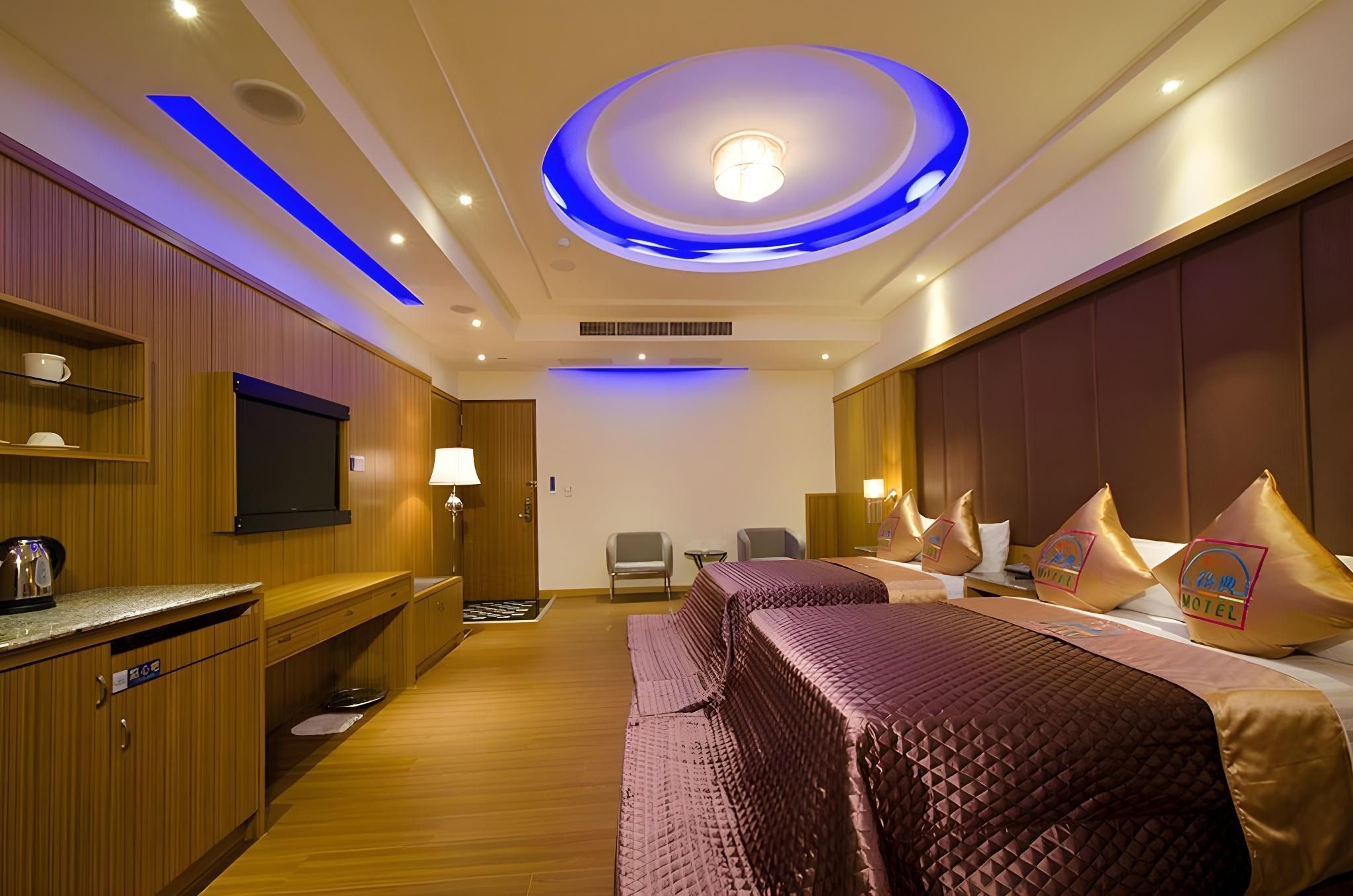 Business Quadruple Room