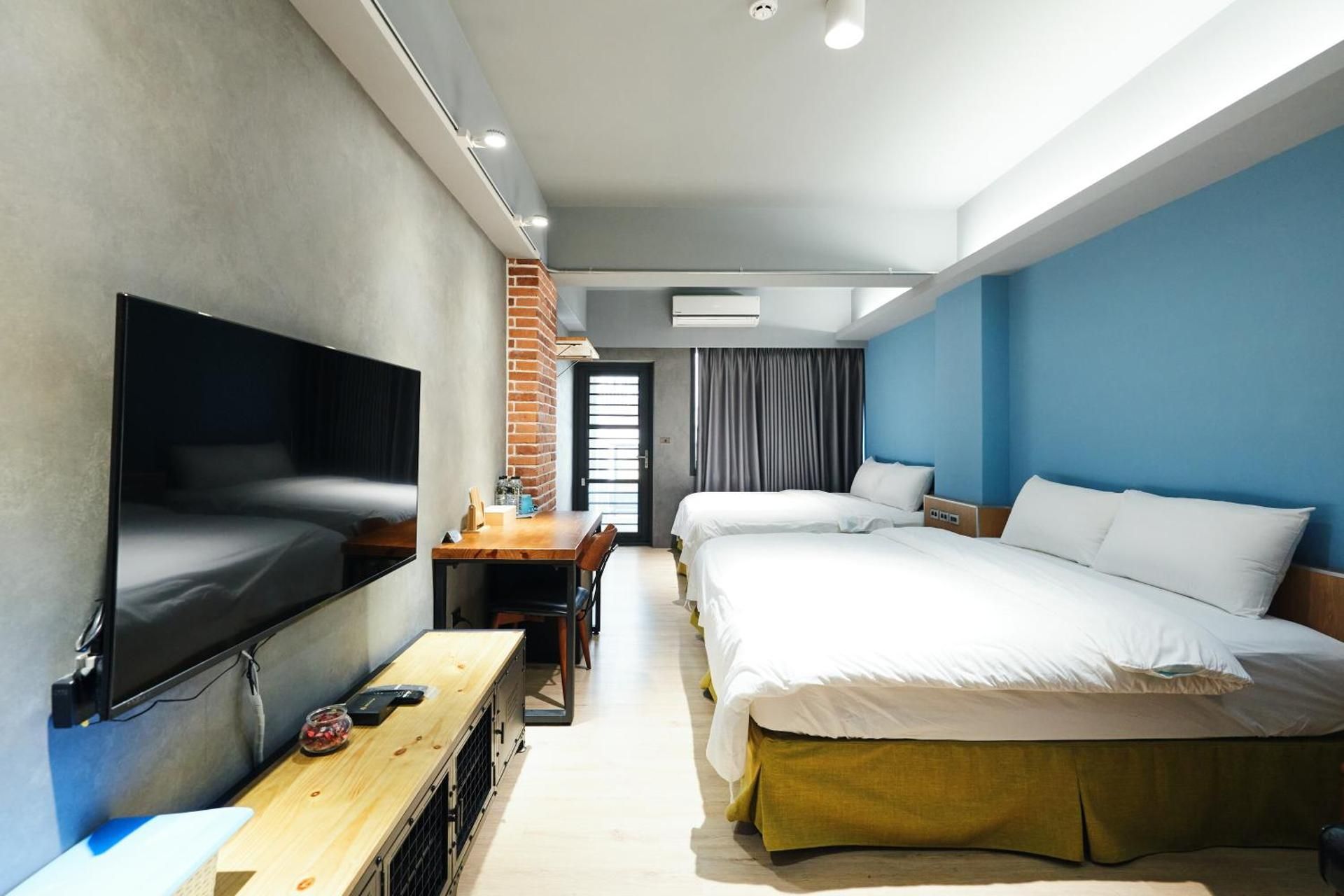 Quadruple Room with Balcony
