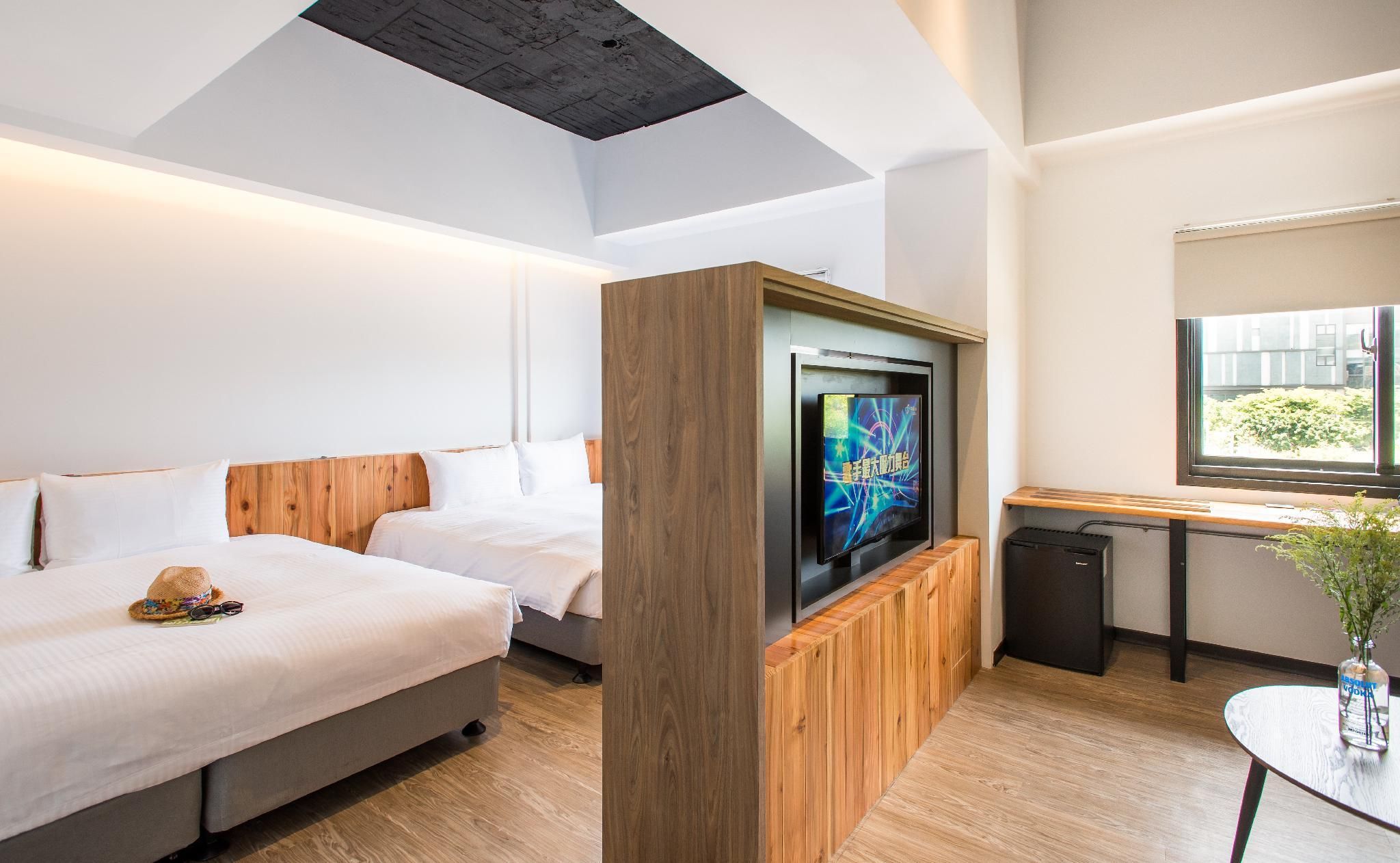 Deluxe Quad Room