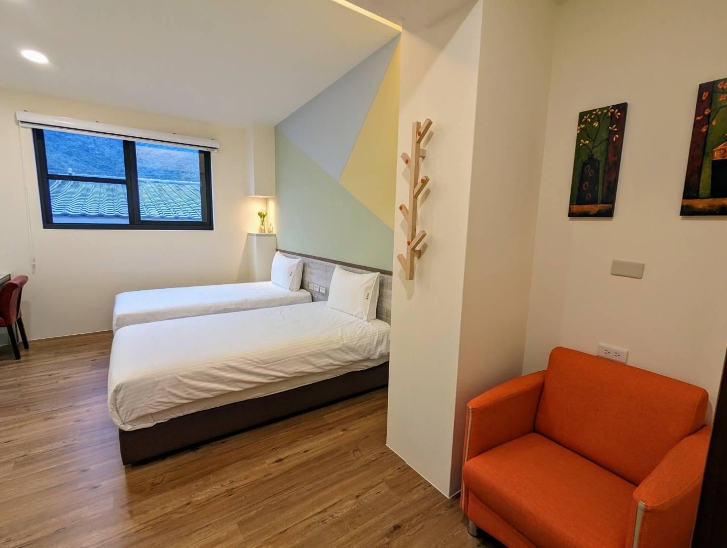 Twin Room with En-Suite