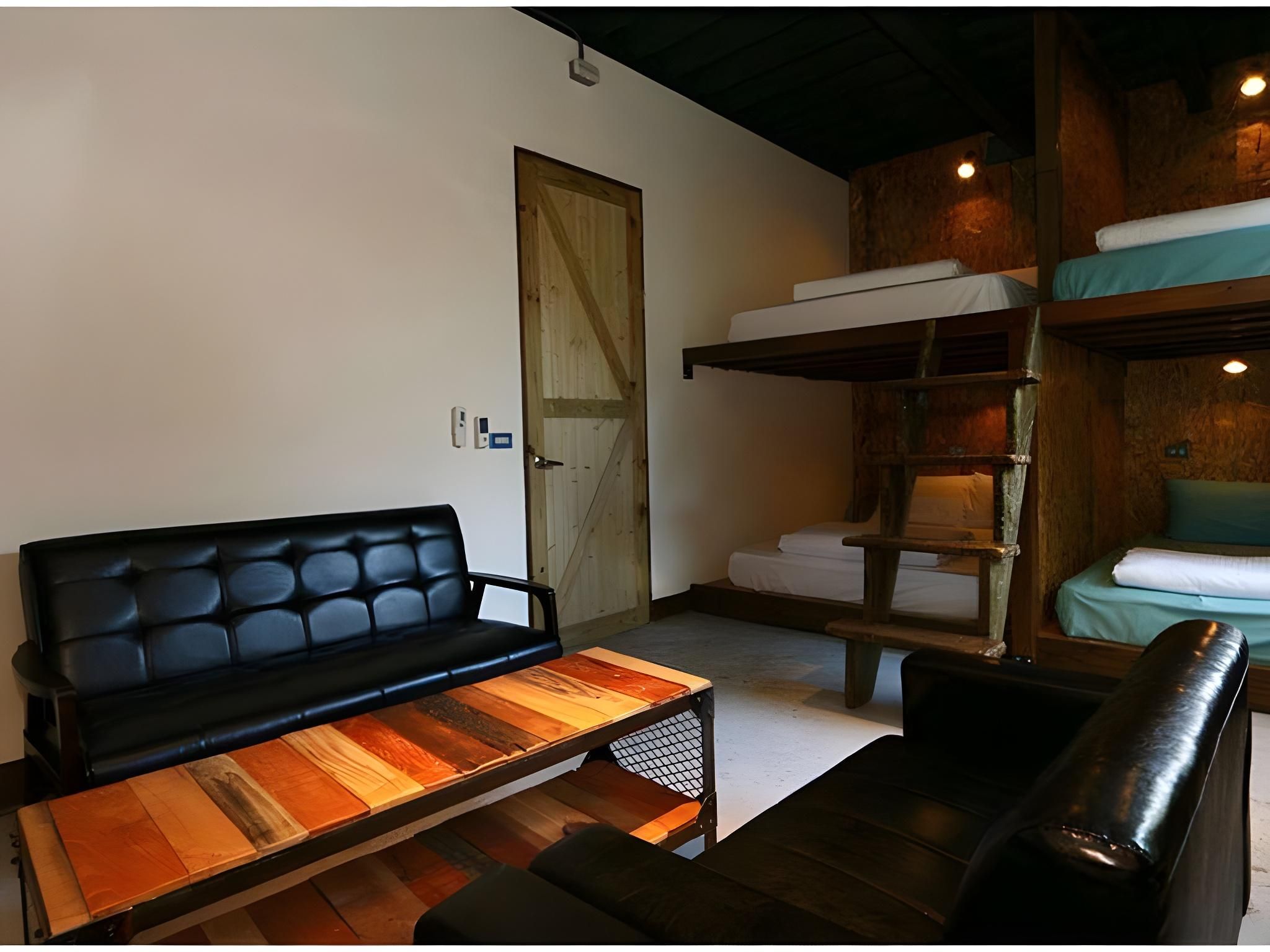 Quadruple with Shared Bathroom