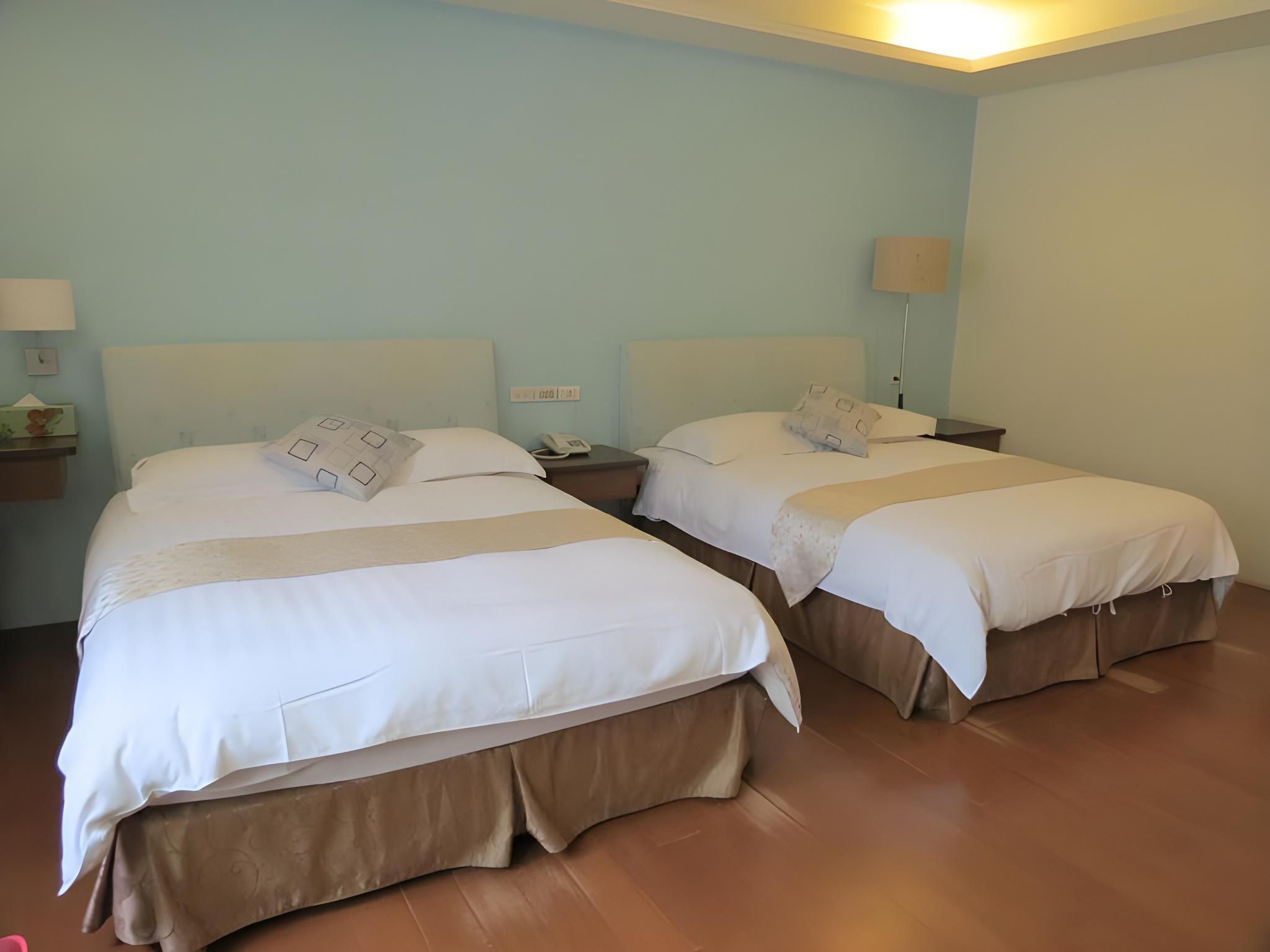 Quad Room