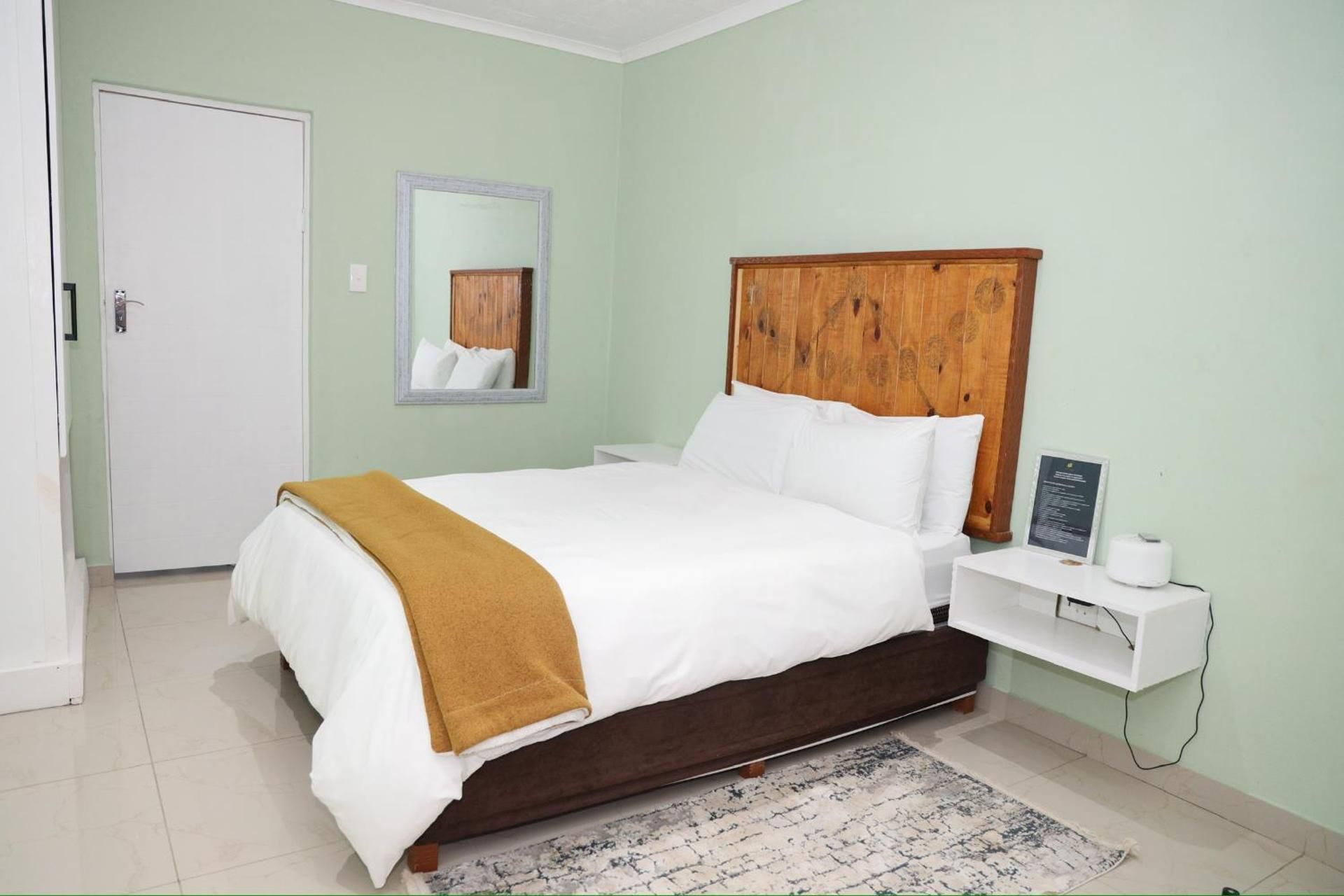 Deluxe Room (2 Adults + 1 Child)