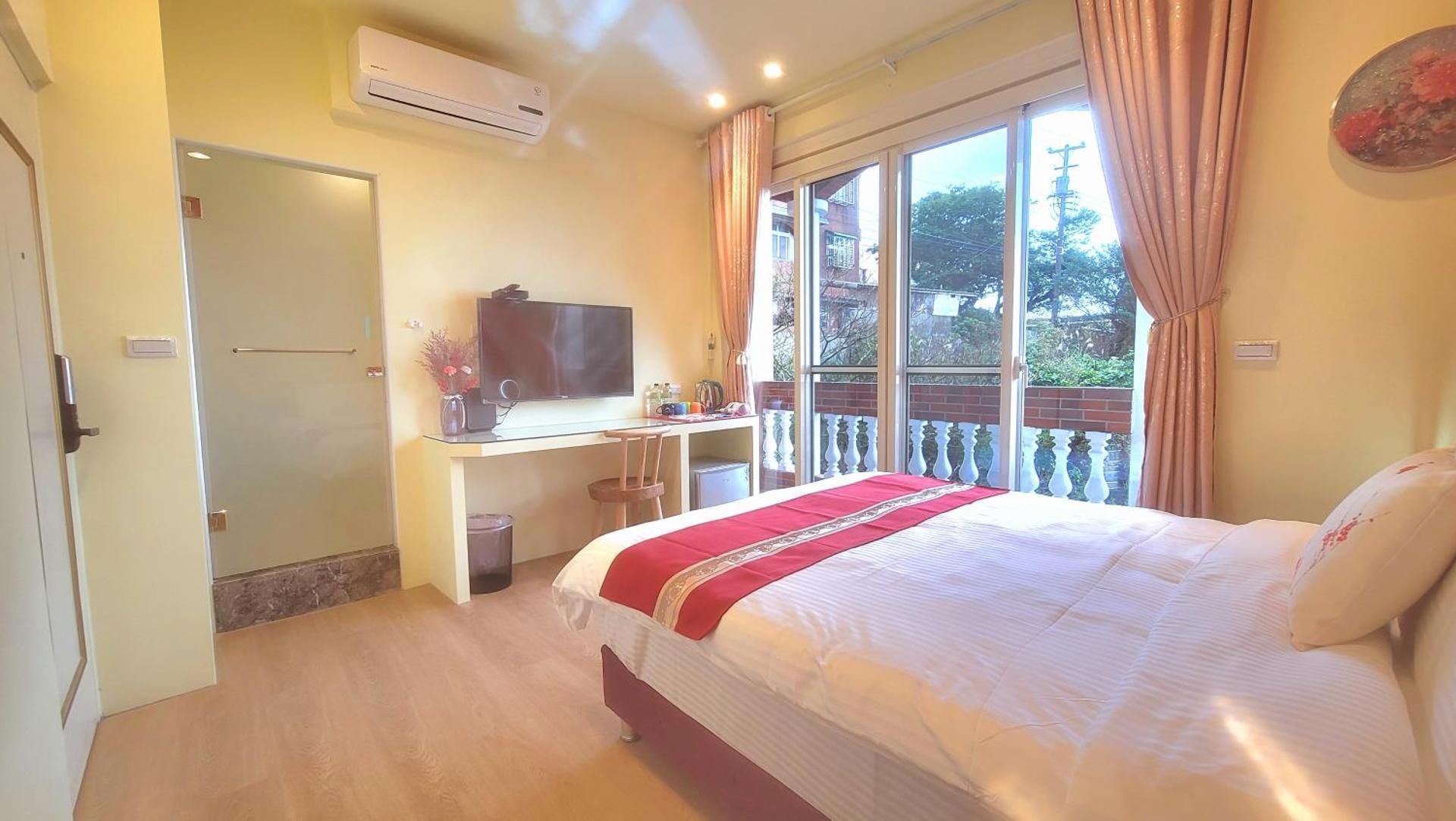 Double Room with Balcony and Sea View