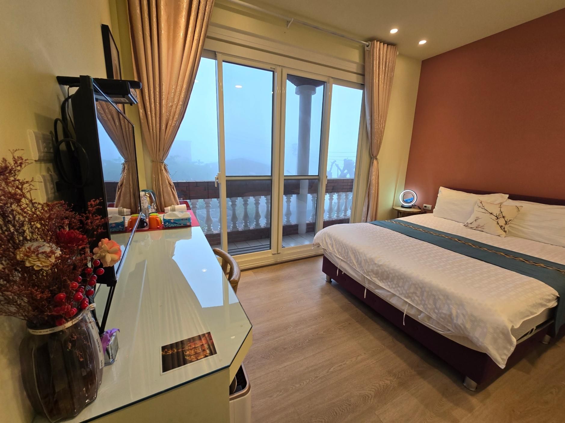 Preferred Club Junior Suite Partial Ocean View Double
