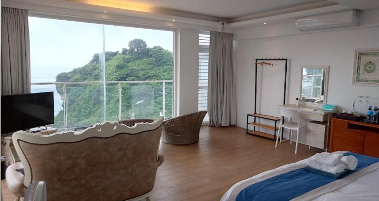 Deluxe Ocean View Double