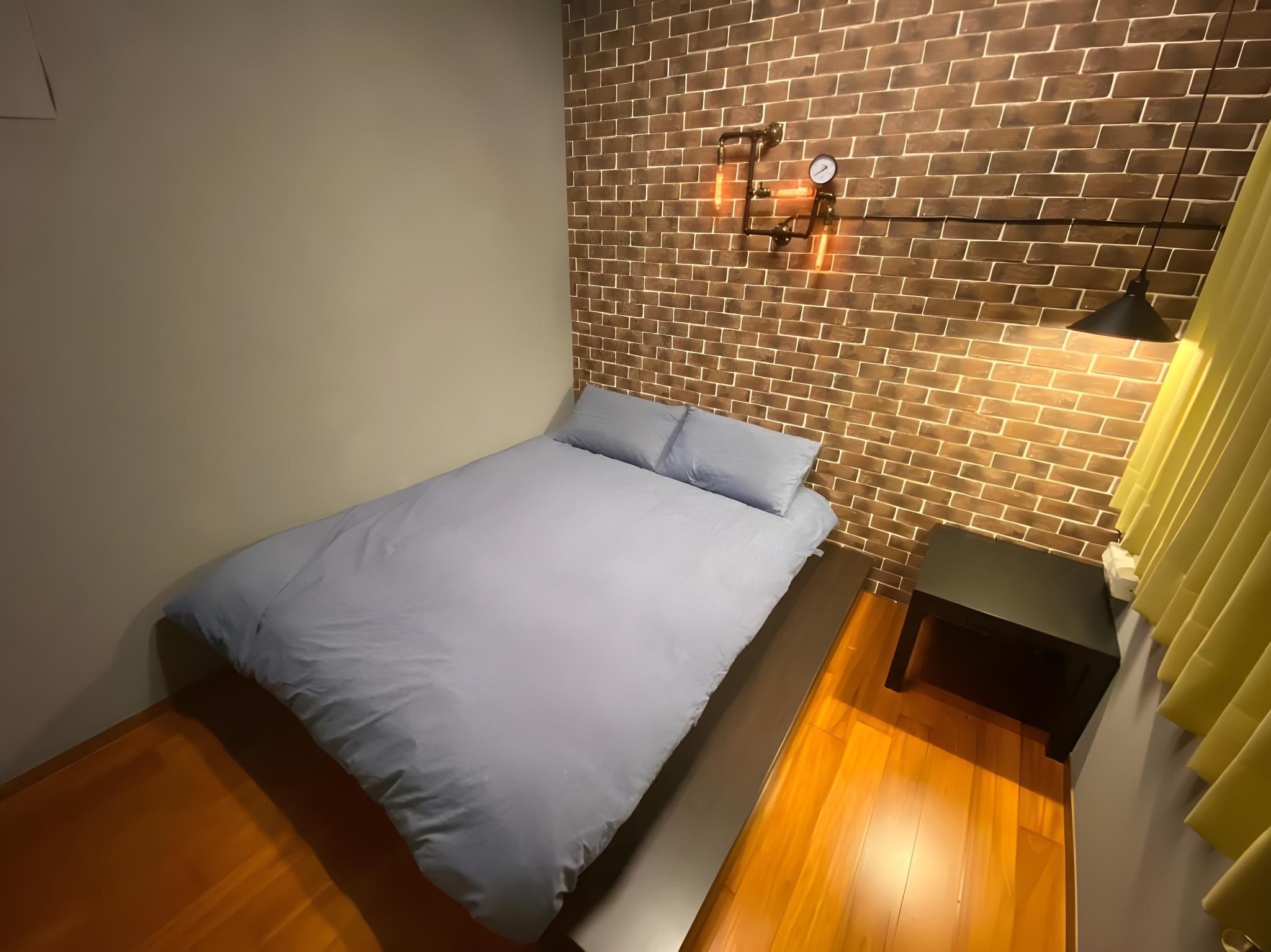 Corner Double Room - Non-Smoking