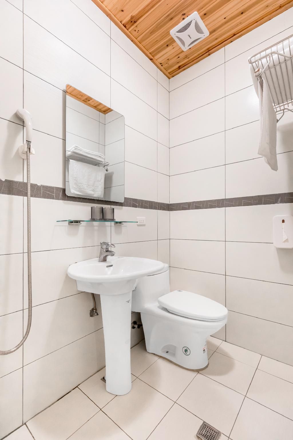 Small Double Room - No Window