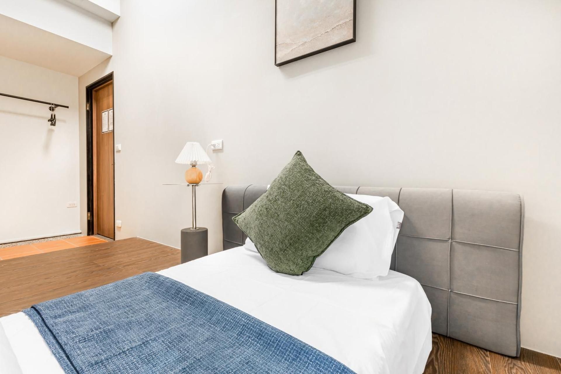 Harmony Inn Single Room with Shared Toilet 2