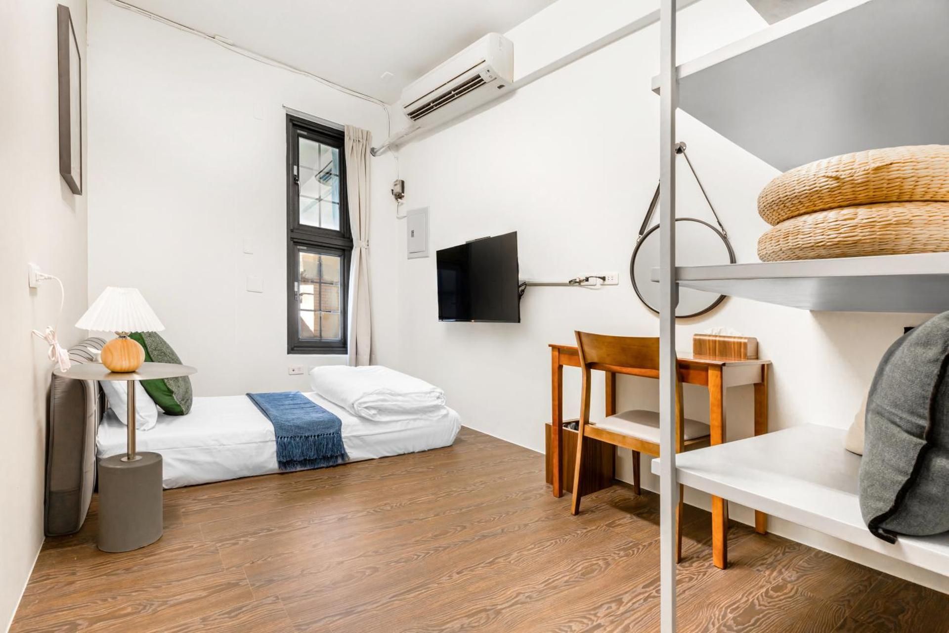 Harmony Inn Single Room with Shared Toilet 3