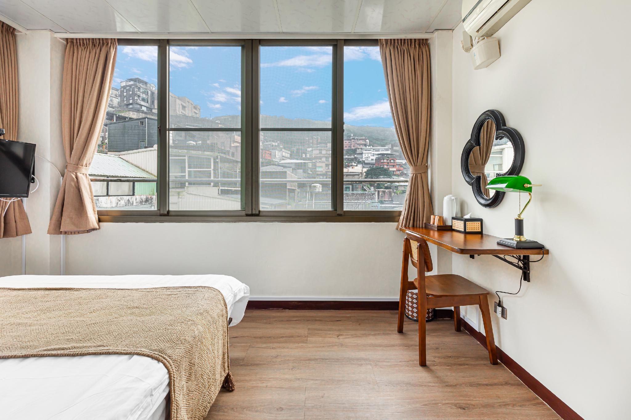 Nostalgic Inn Double Room with Mountain View 2