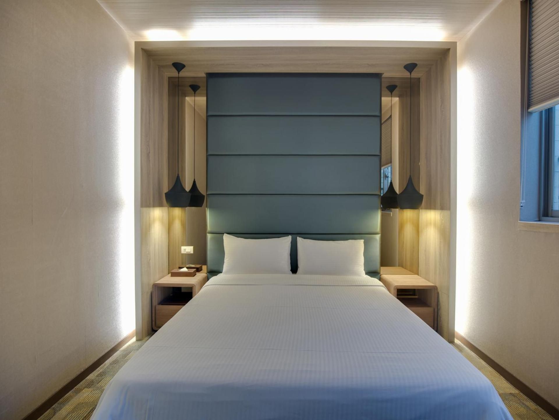 Classic Double Room with Bathtub