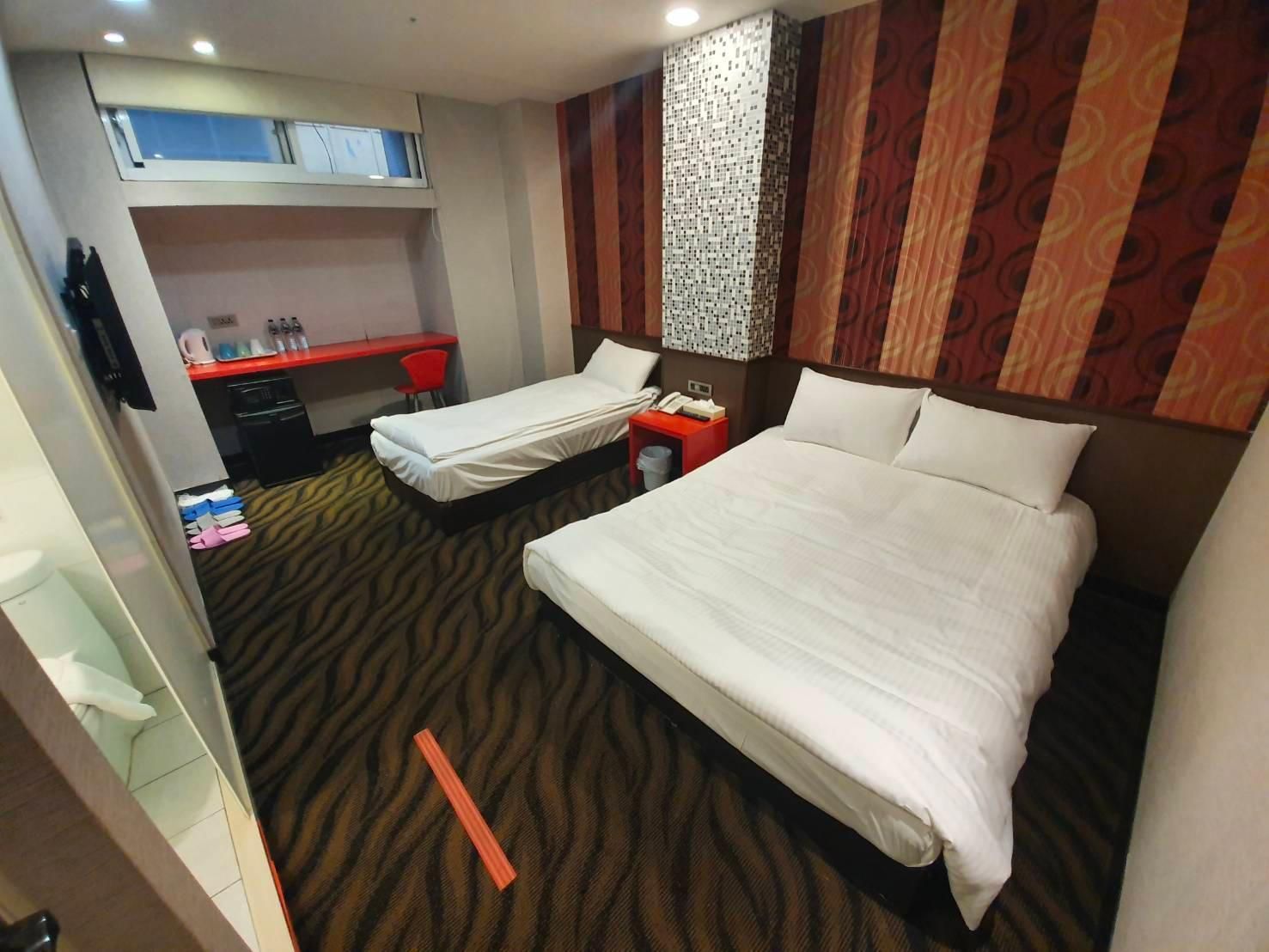 24329594_21051116100097056824