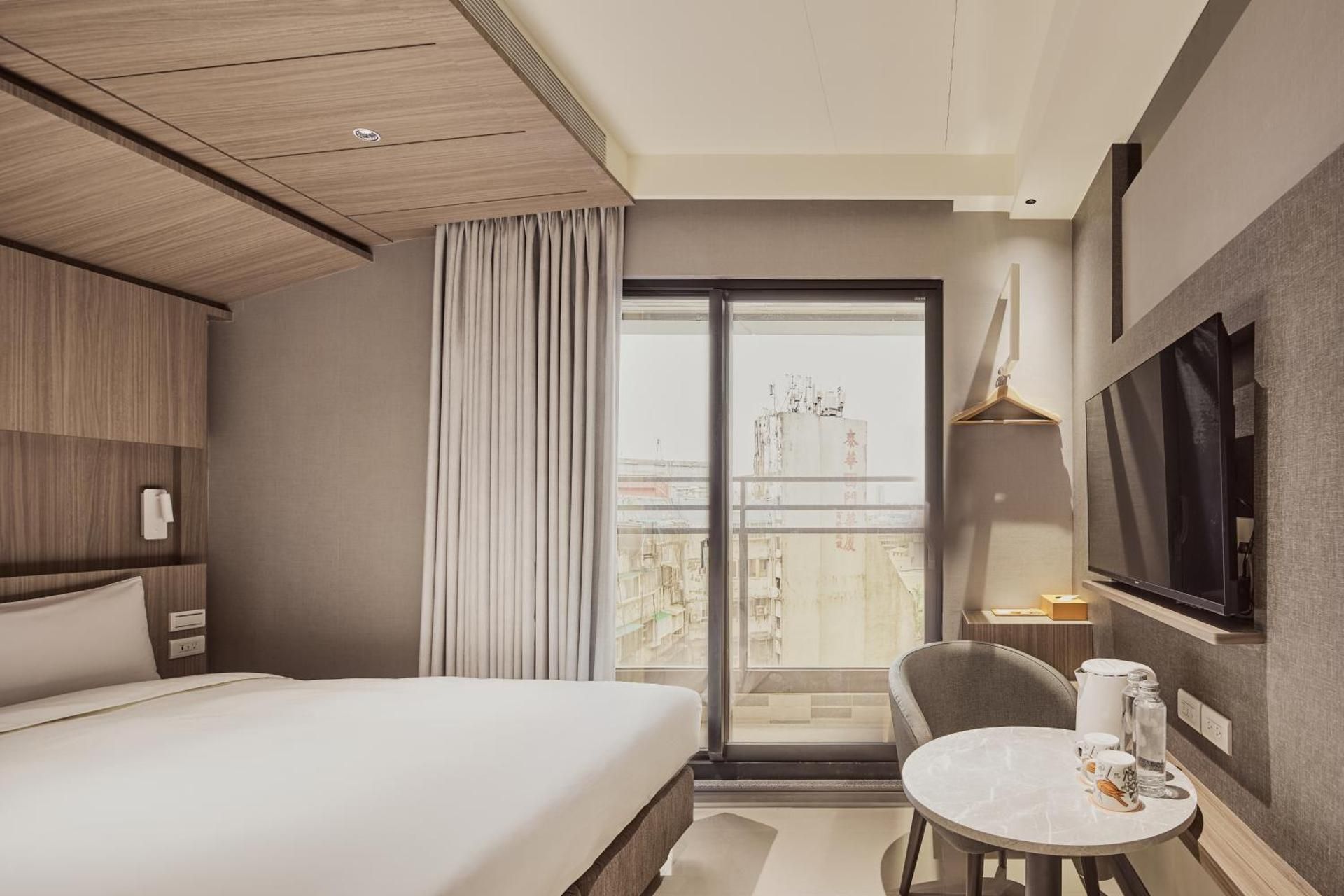 Double Room with Balcony and Private Bathroom