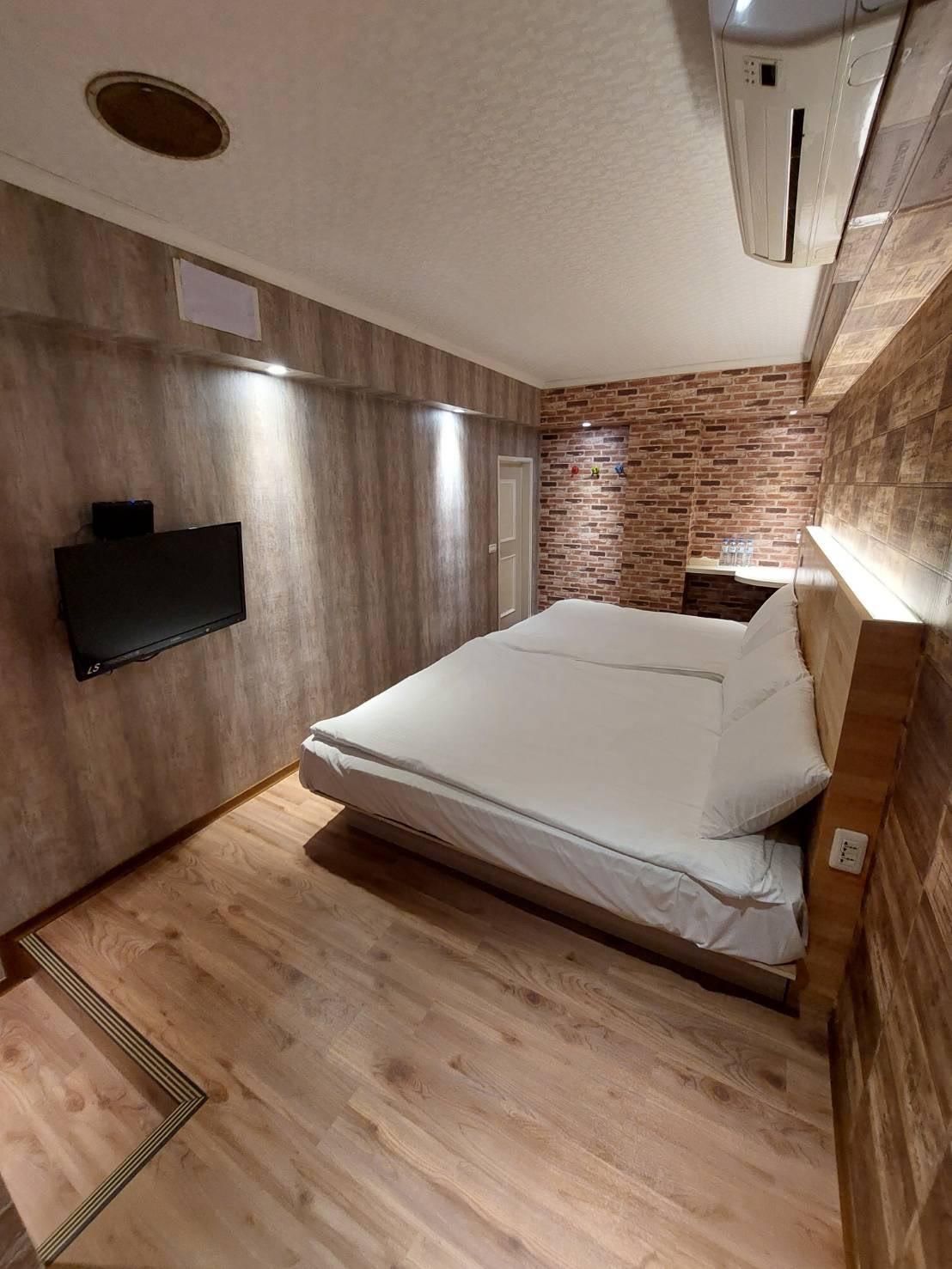 Economy Quadruple Room