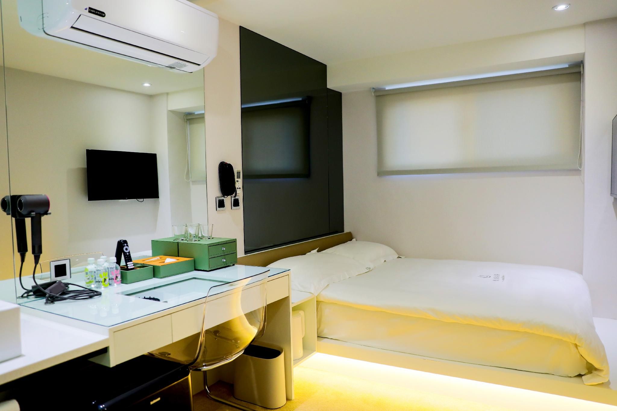 Standard Double Suite