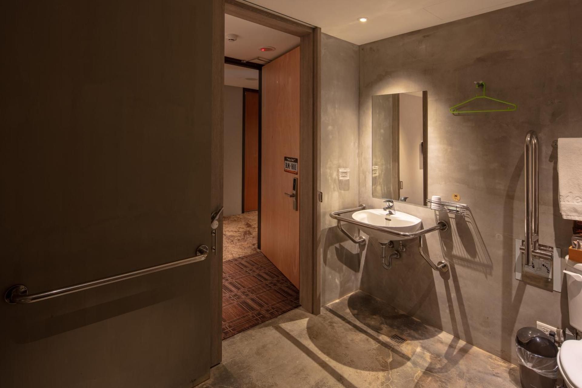 Single Room without Window