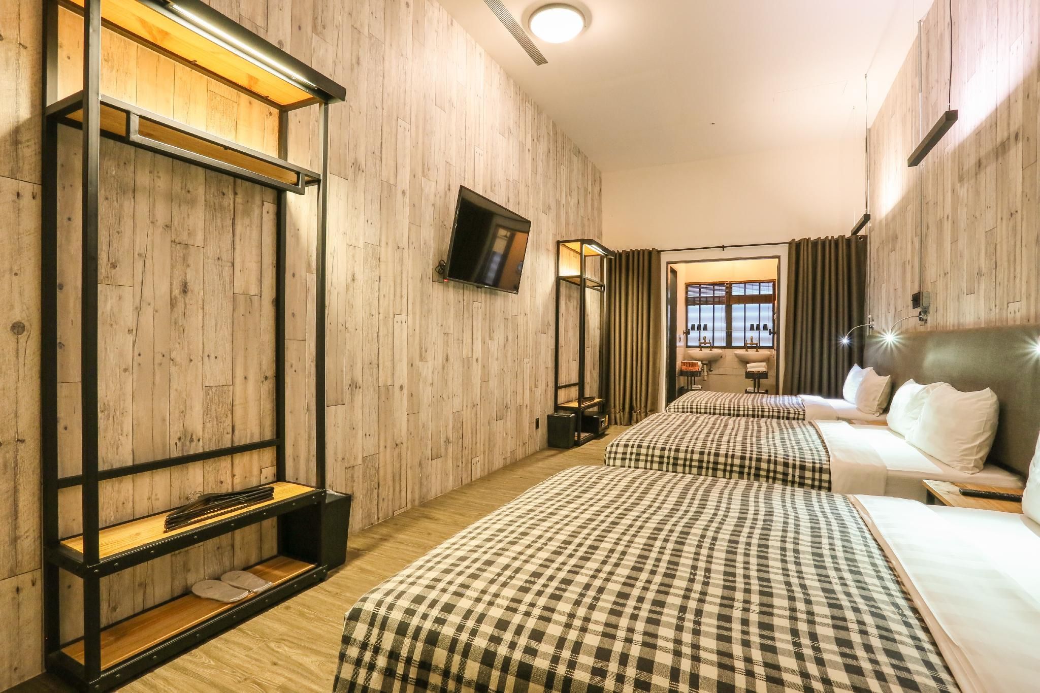 Deluxe Family Room (6 Adults)