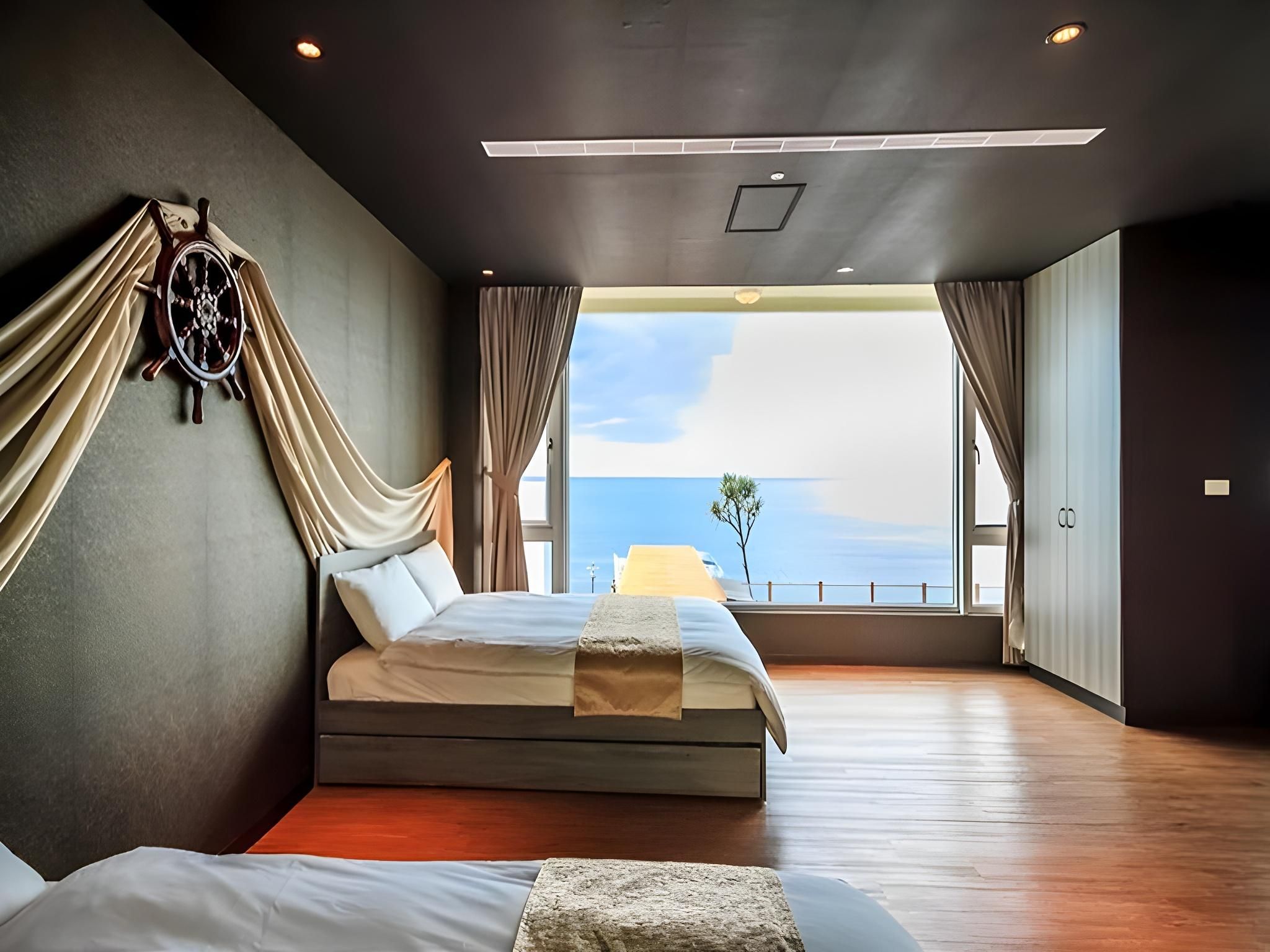 Club Ocean View Terrace Suite