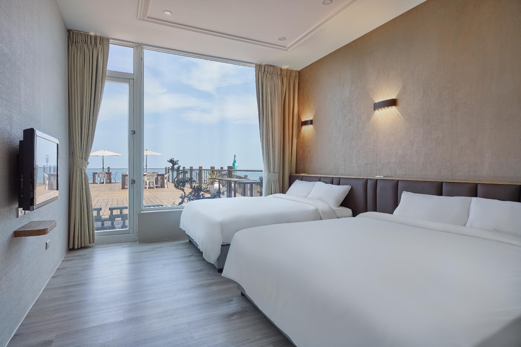 2 Queen Beds First Floor Non-Smoking