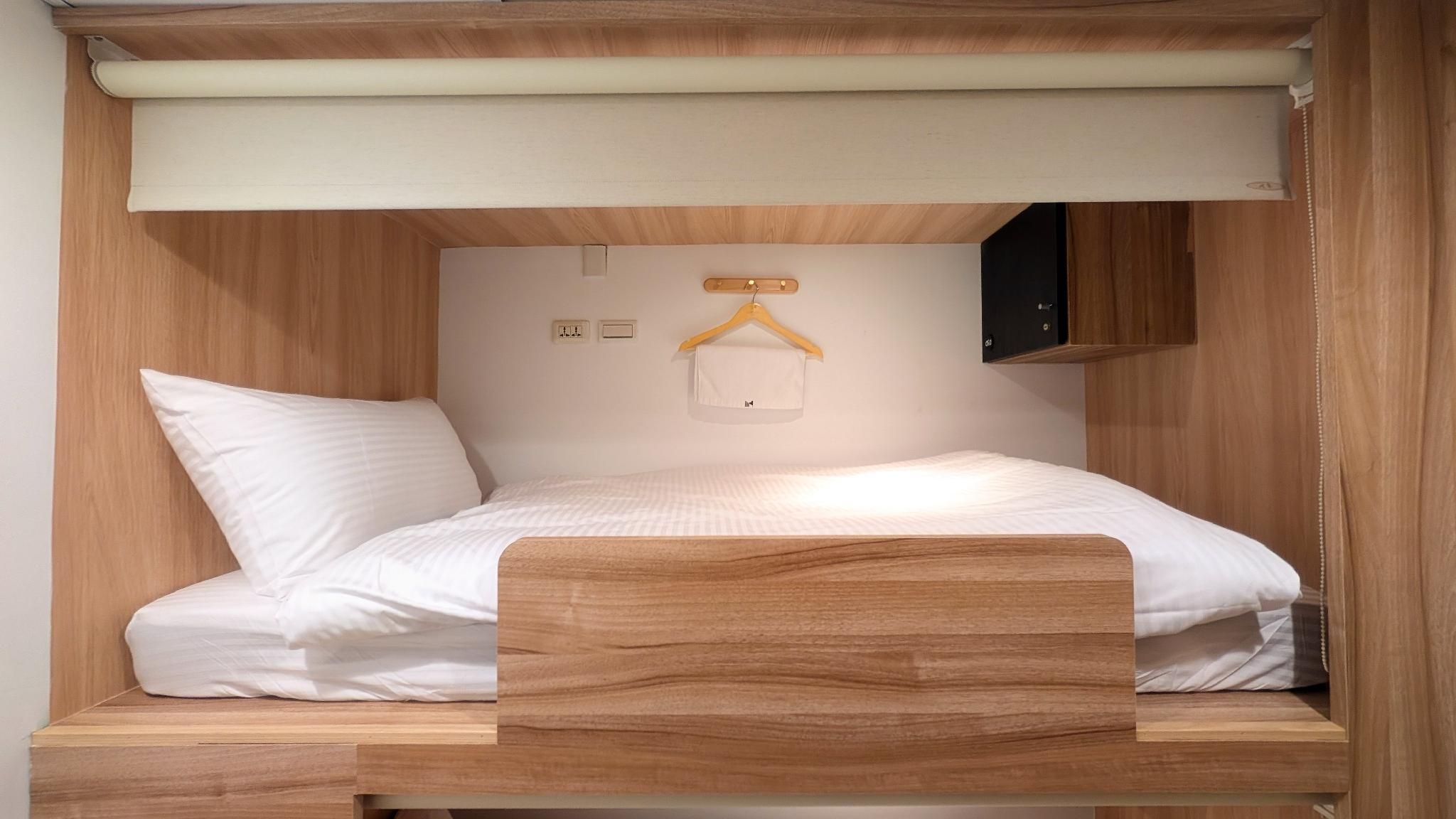 Female Private Room with 2 Single Capsule