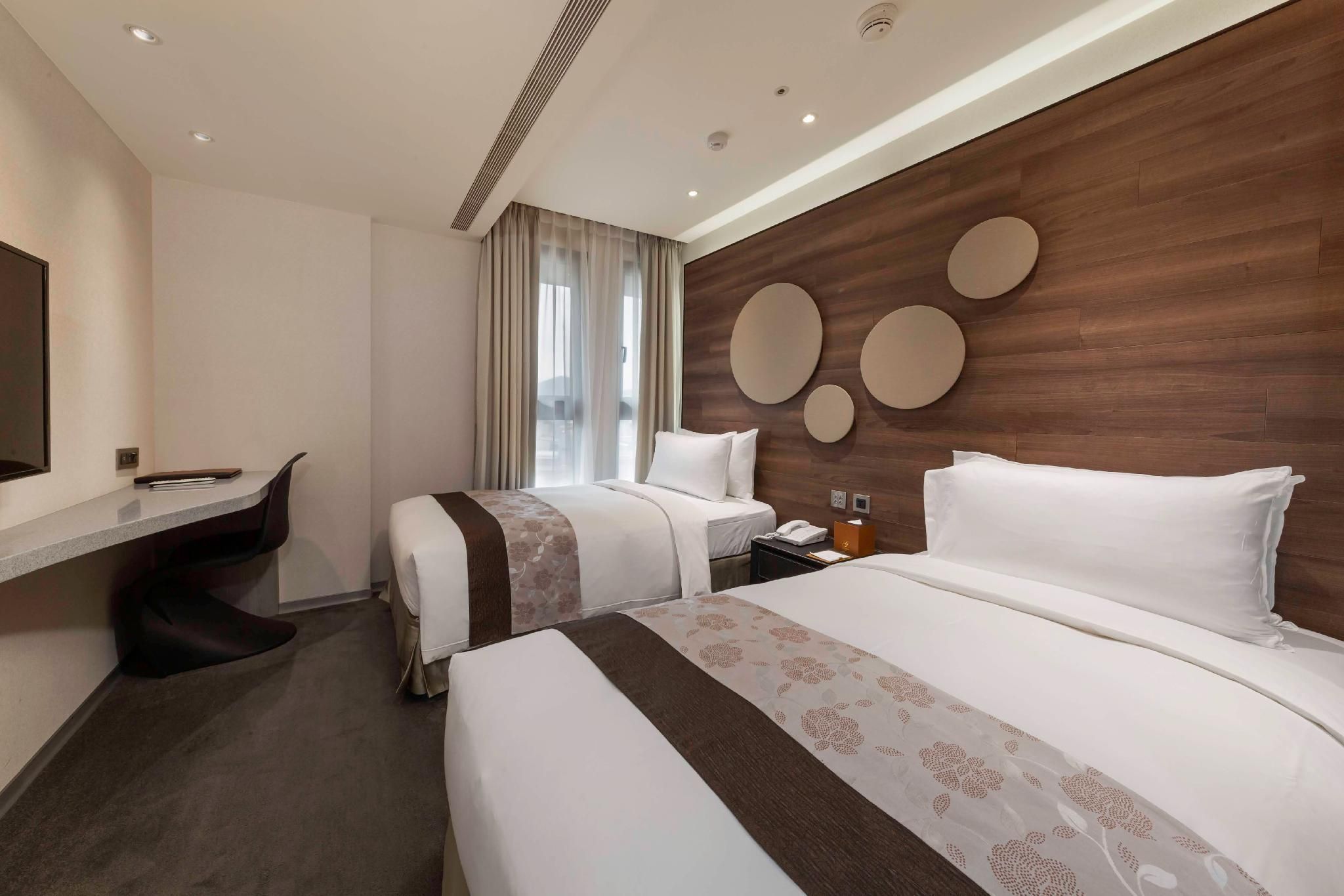 Green World SongShan Superior Twin Room 2