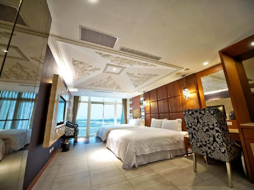 Deluxe Ocean View Quadruple Room with Balcony