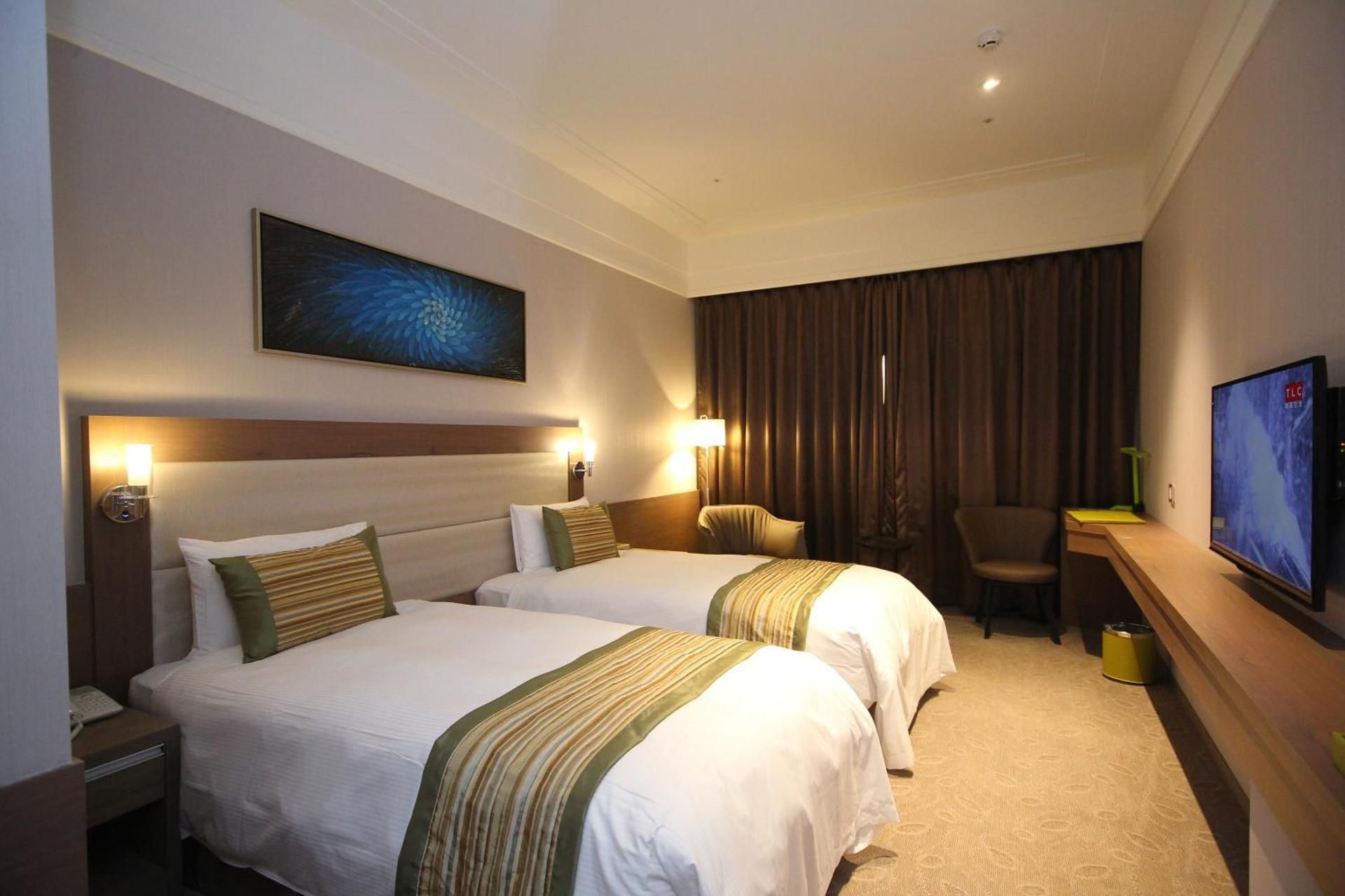 Twin Bed - No Window